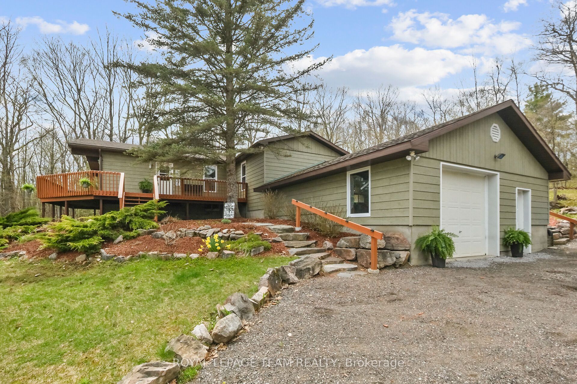 371 Kennedy Rd Property Photo