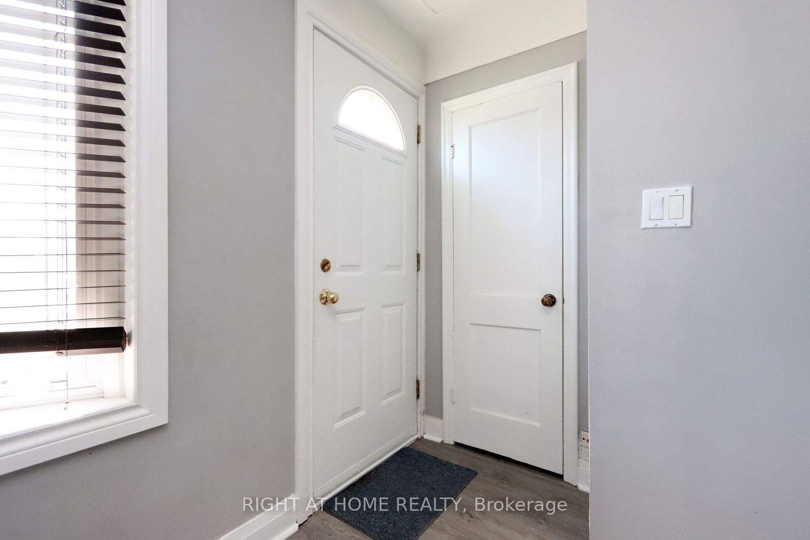 240 East 22nd Street Property Photo 3