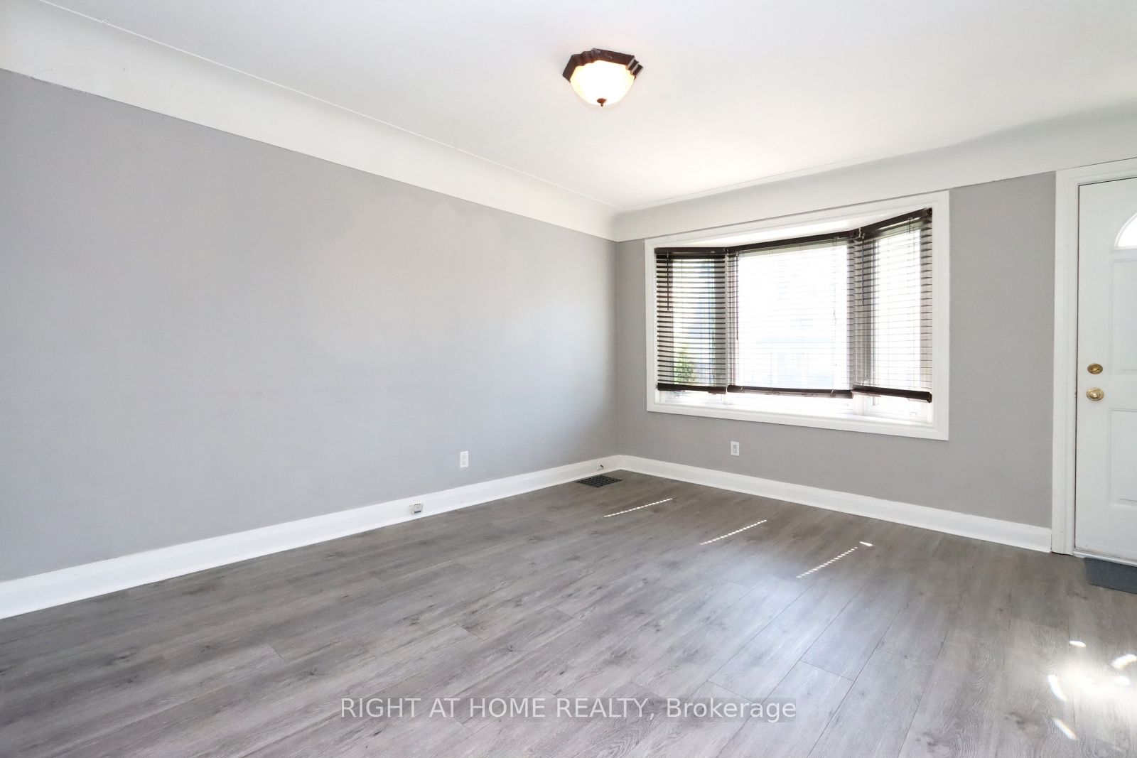 240 East 22nd Street Property Photo 5