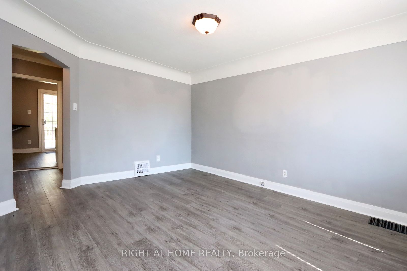 240 East 22nd Street Property Photo 6