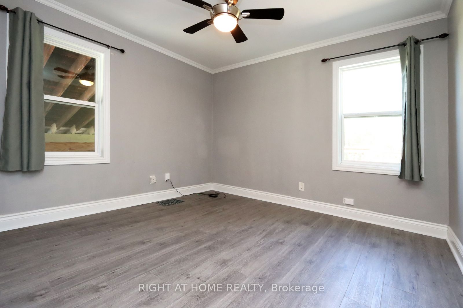 240 East 22nd Street Property Photo 11
