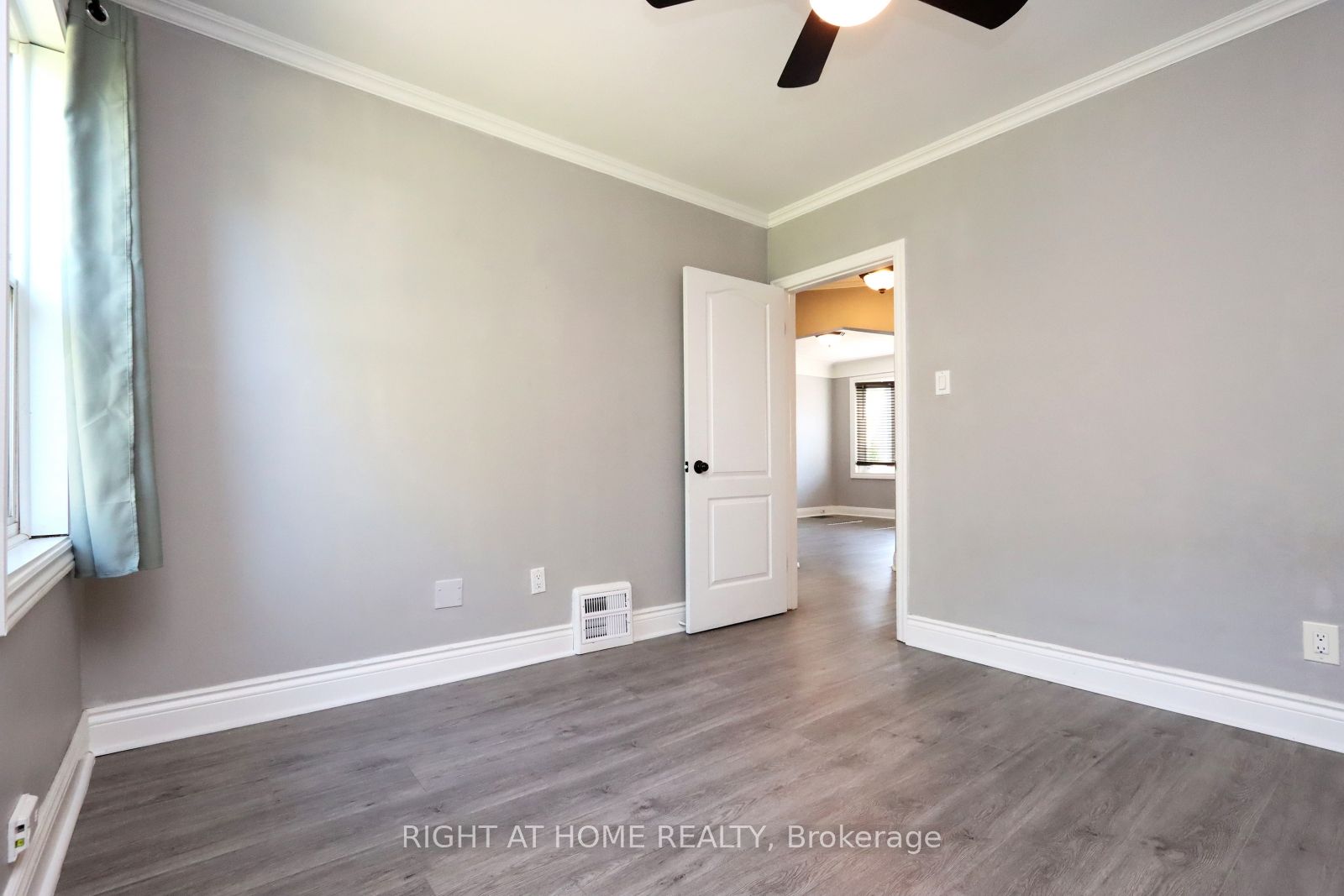 240 East 22nd Street Property Photo 12