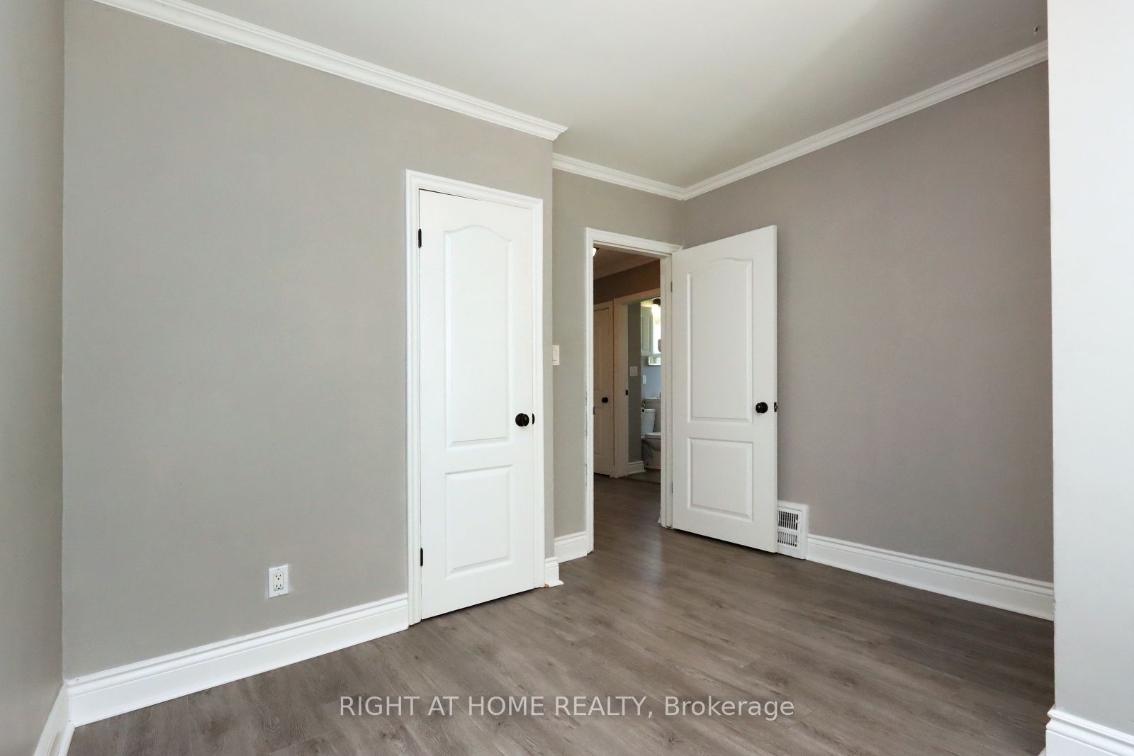 240 East 22nd Street Property Photo 16