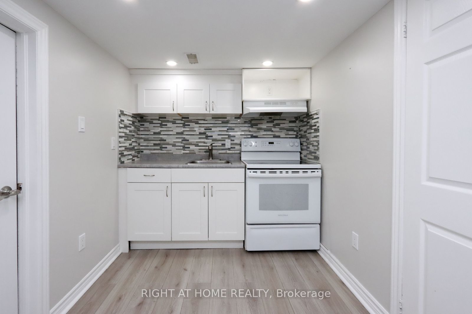 240 East 22nd Street Property Photo 18