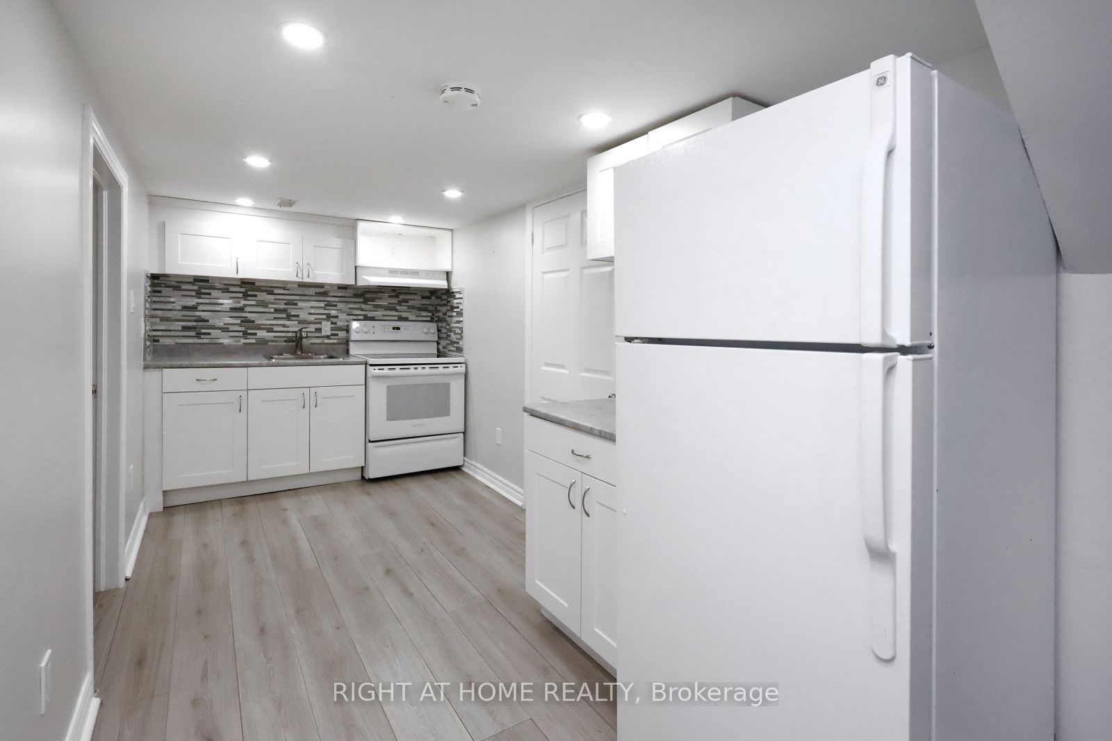 240 East 22nd Street Property Photo 19