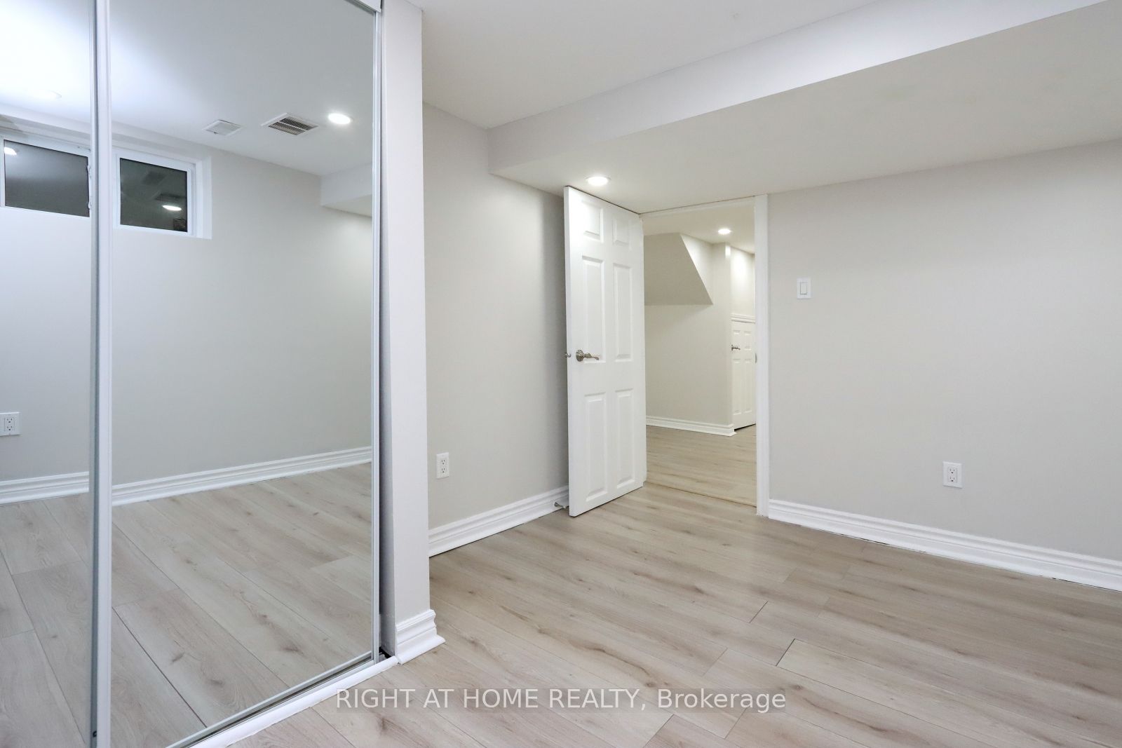 240 East 22nd Street Property Photo 25