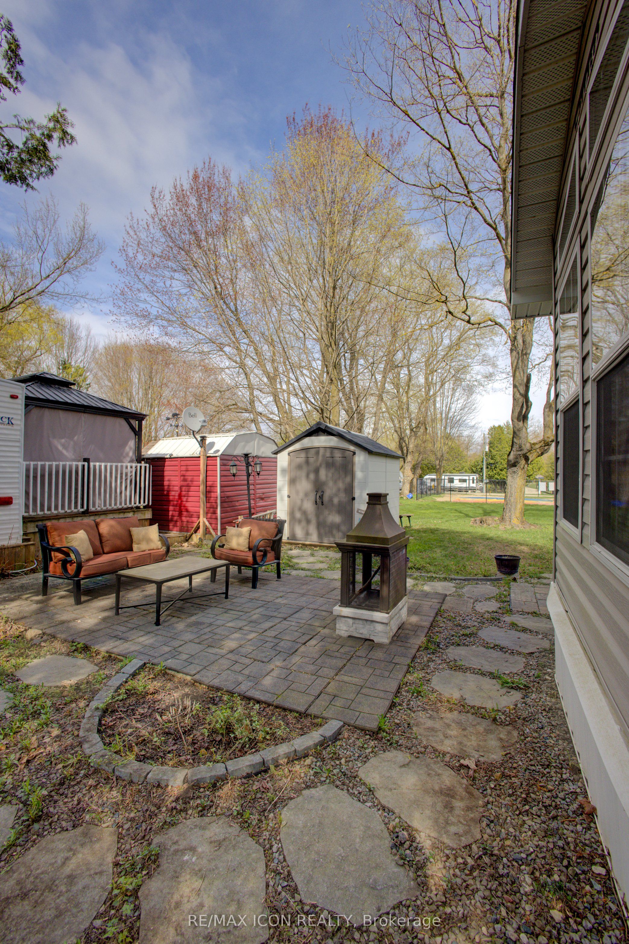 8 Maple Property Photo 6