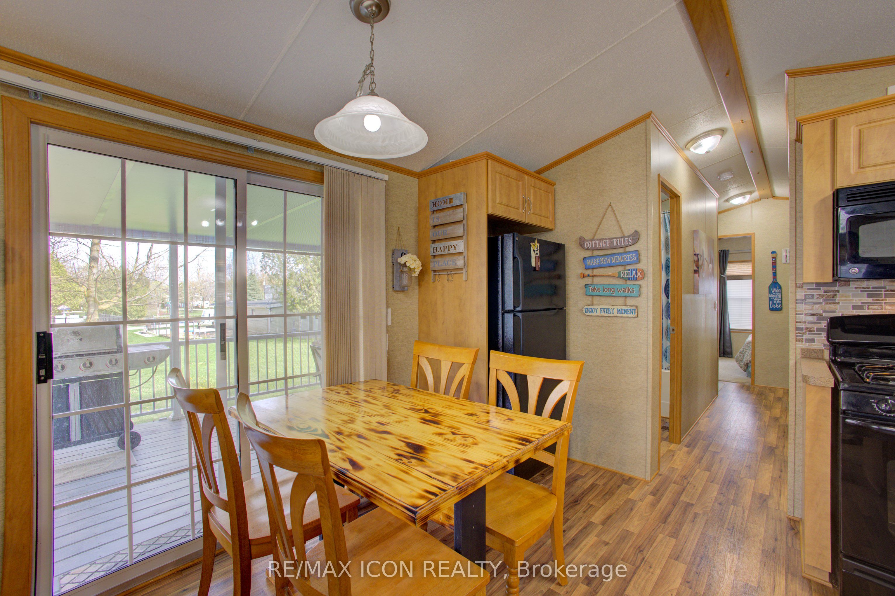 8 Maple Property Photo 17