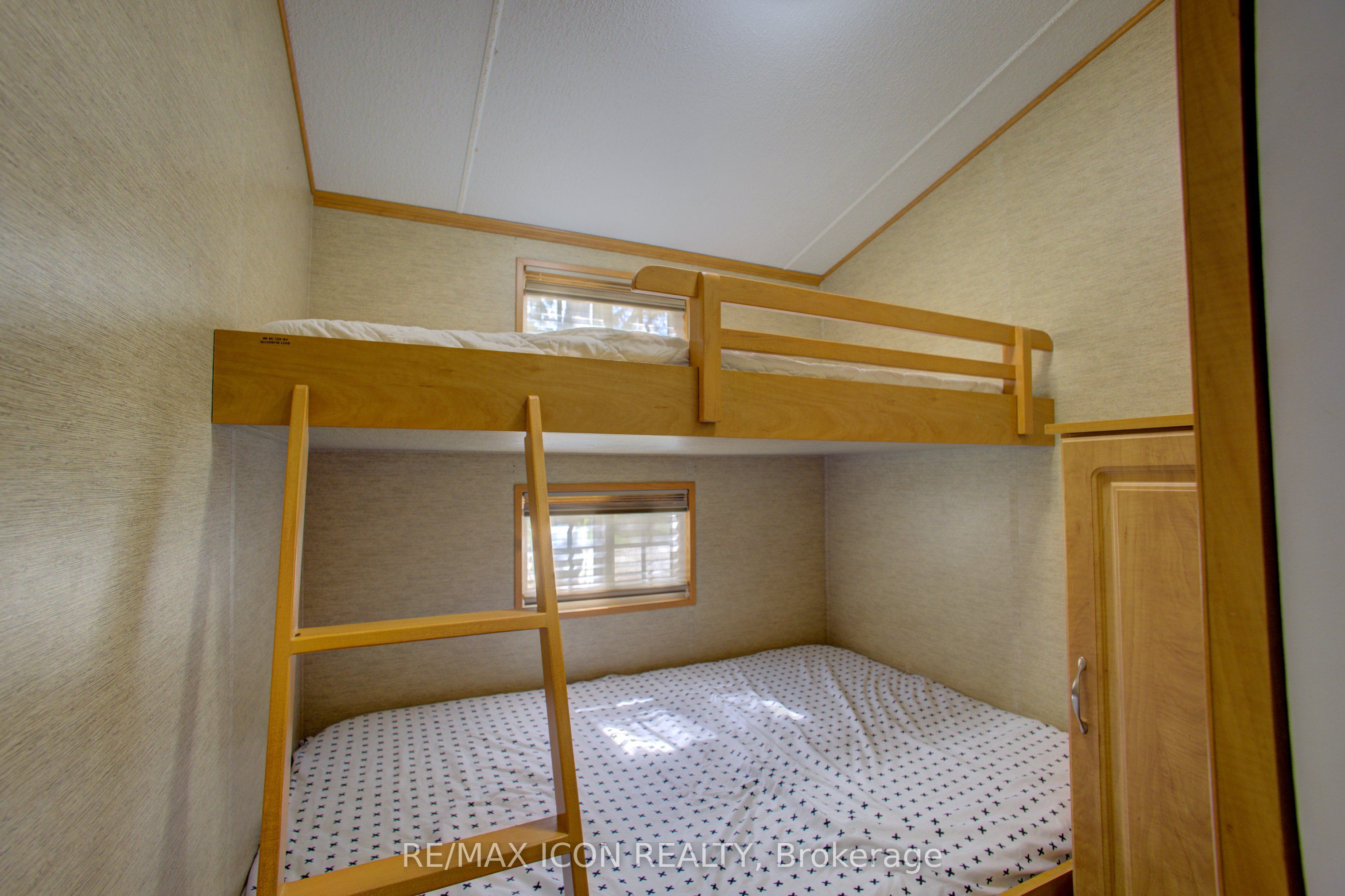 8 Maple Property Photo 21