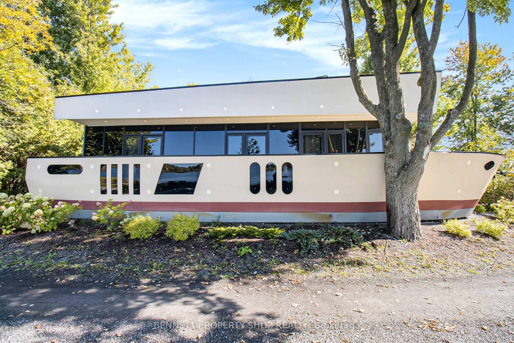 5066k Lorne Bridge Road Property Photo 1