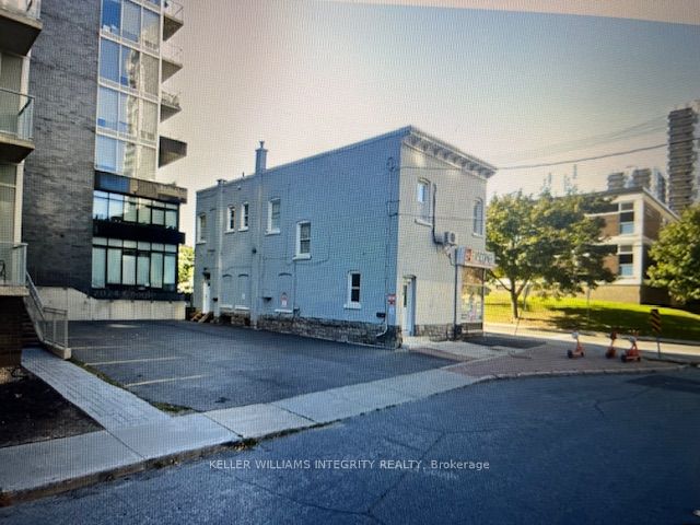 245 Bay St Property Photo 3