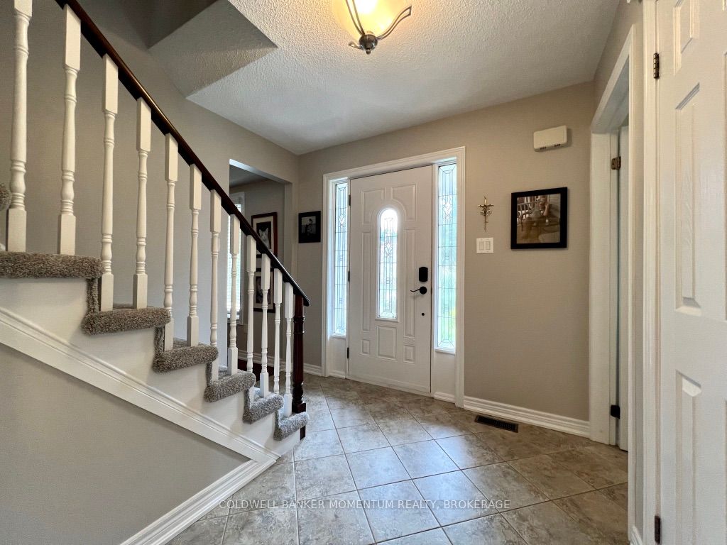 8 Meadowbrook Ln Property Photo 2