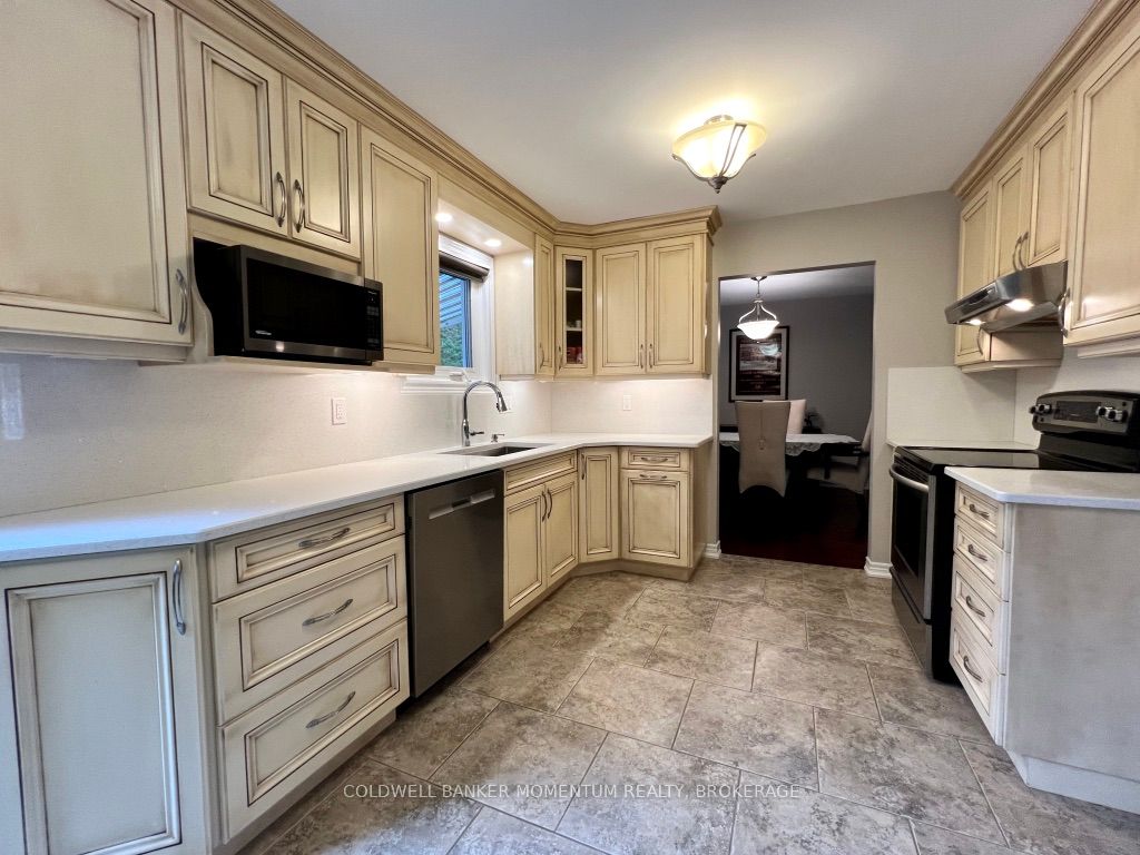8 Meadowbrook Ln Property Photo 7