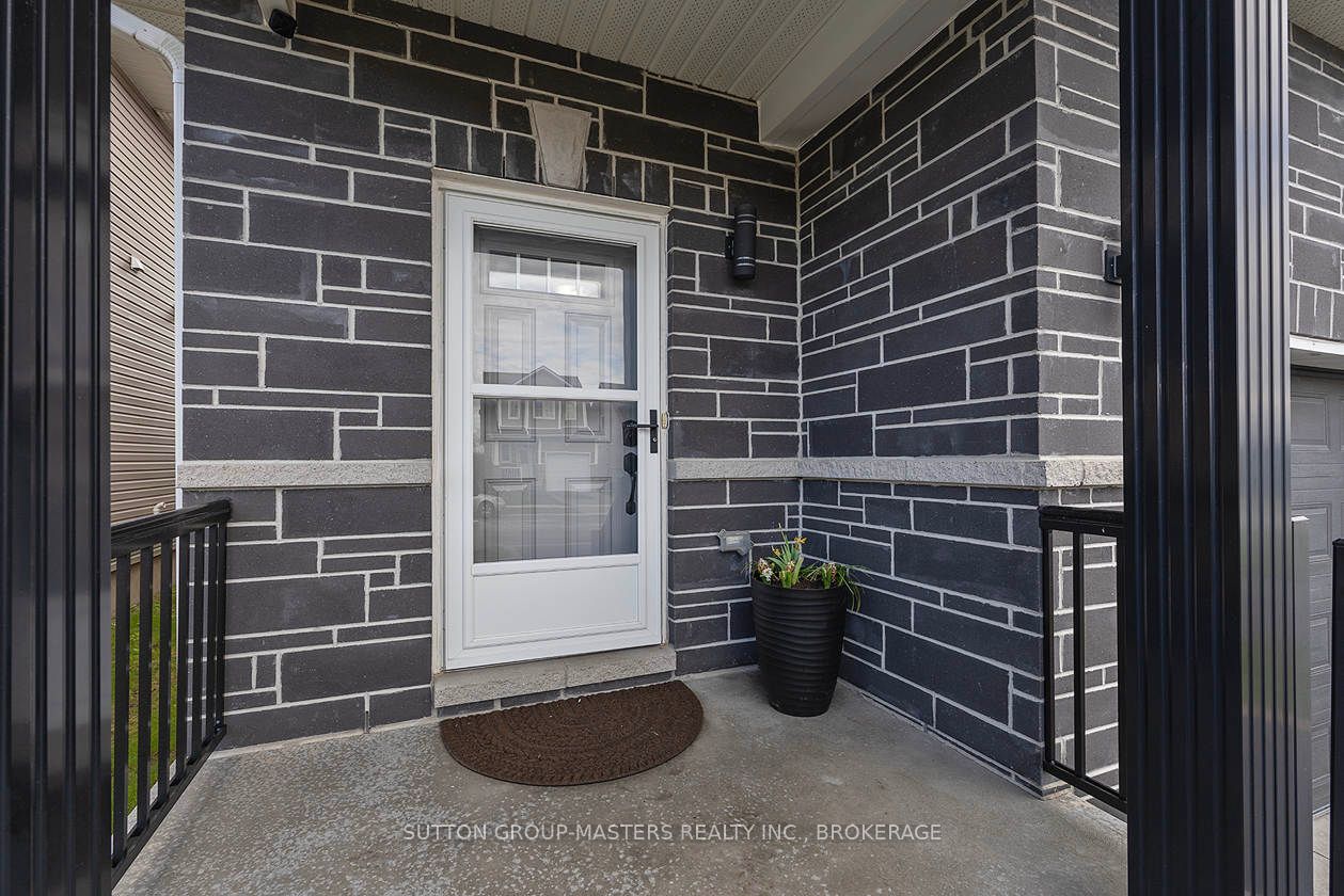 350 Janette Street Property Photo 5