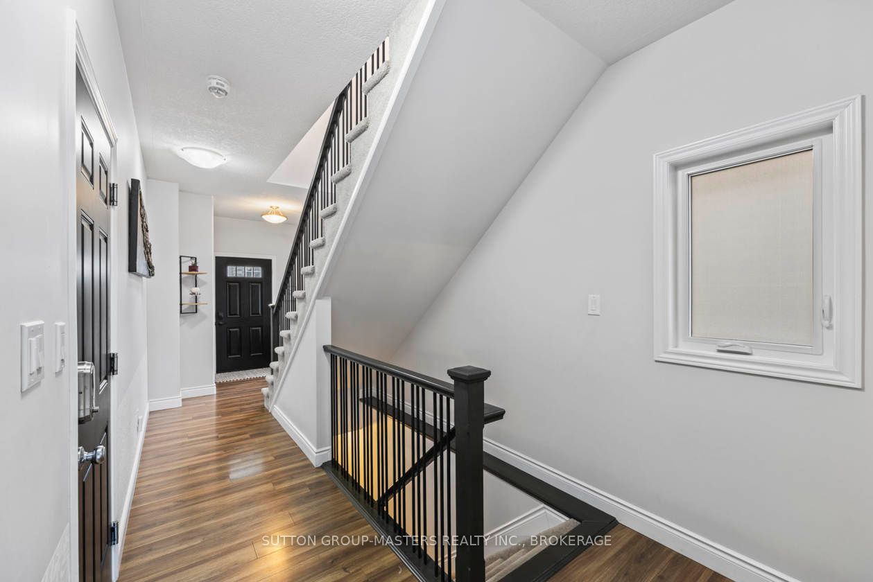 350 Janette Street Property Photo 8