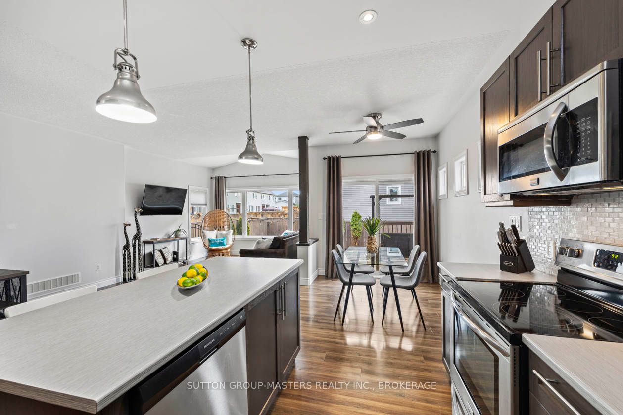 350 Janette Street Property Photo 14