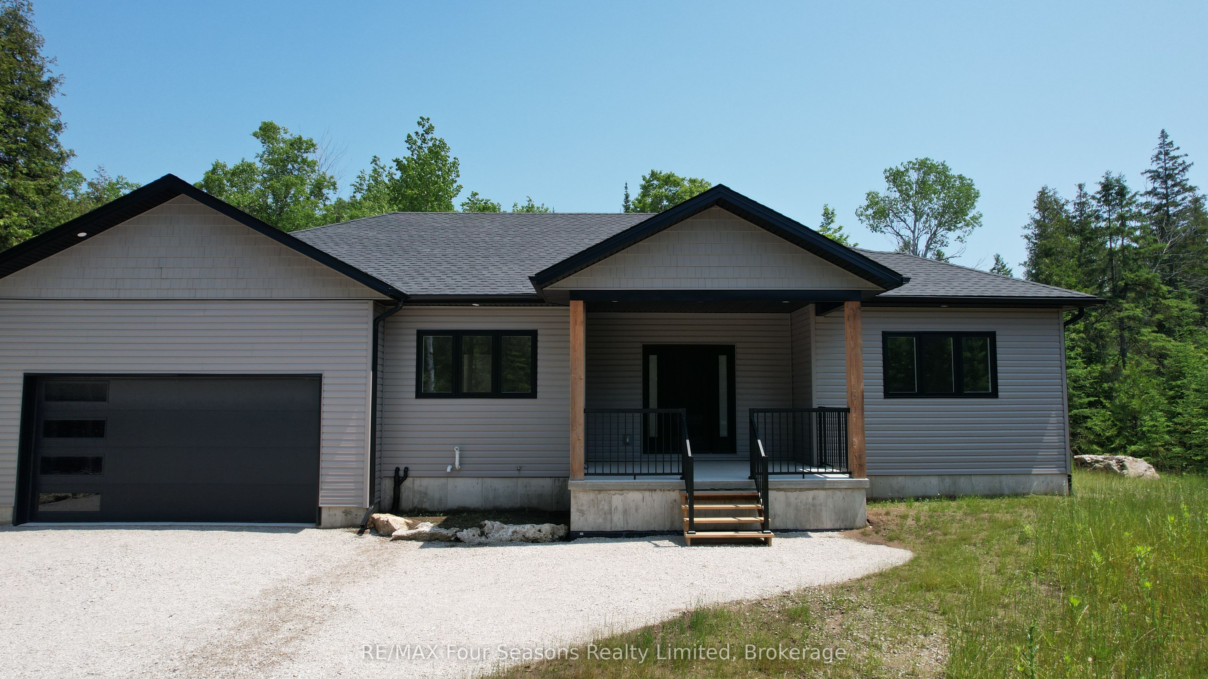 31 Trillium Crossing Property Photo 2