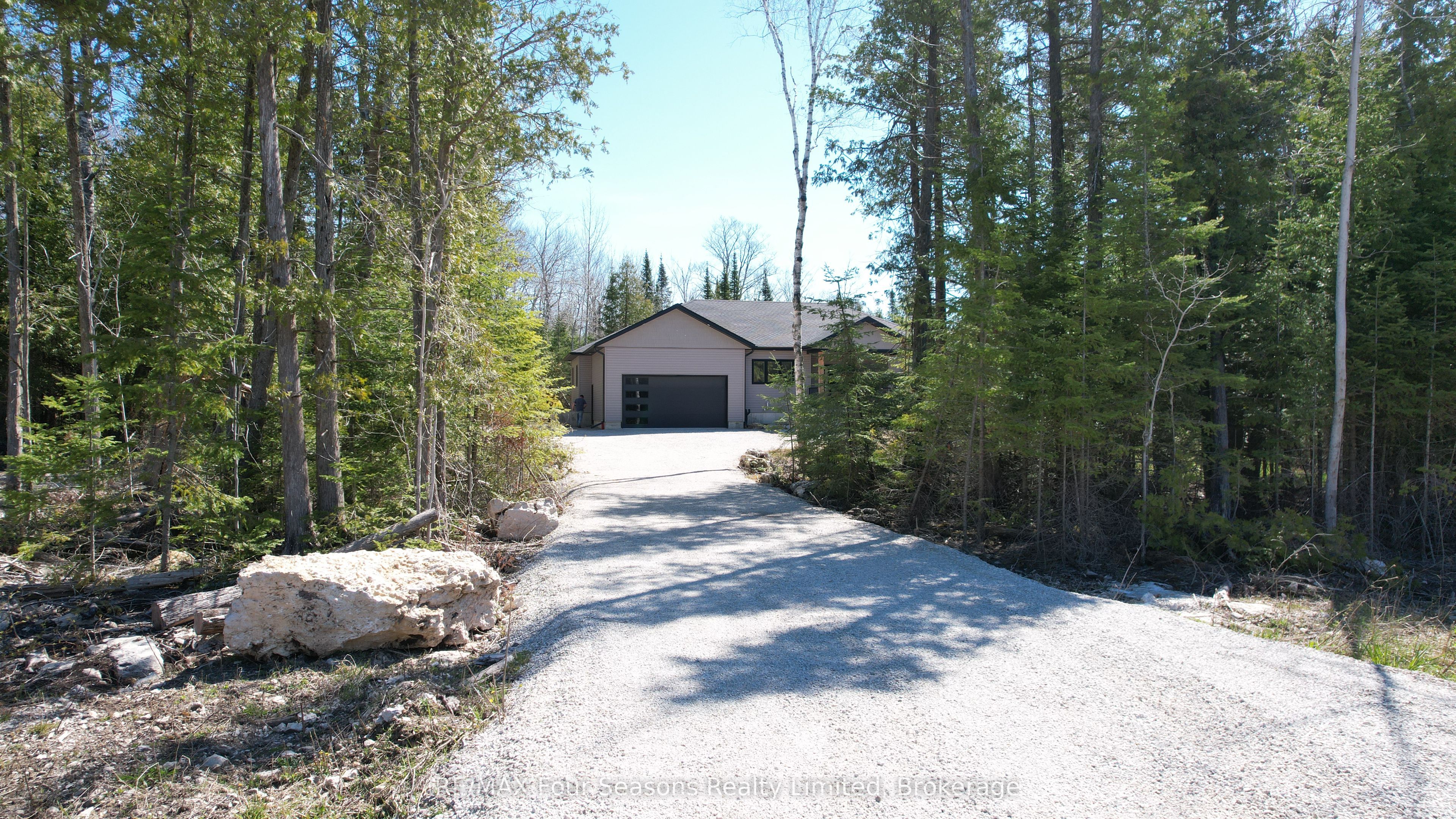 31 Trillium Crossing Property Photo 3