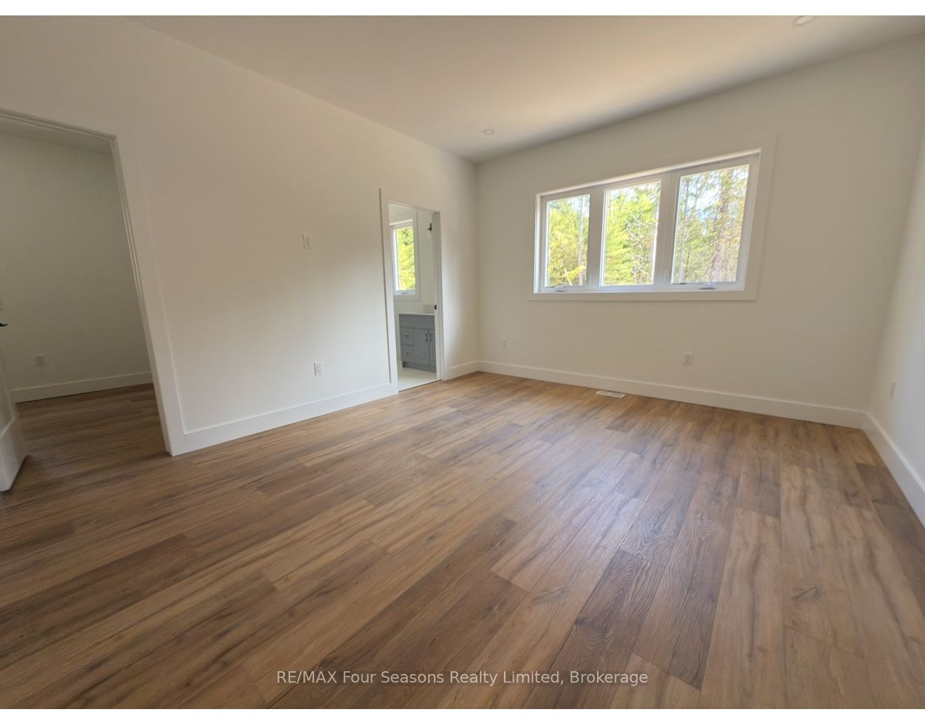 31 Trillium Crossing Property Photo 14