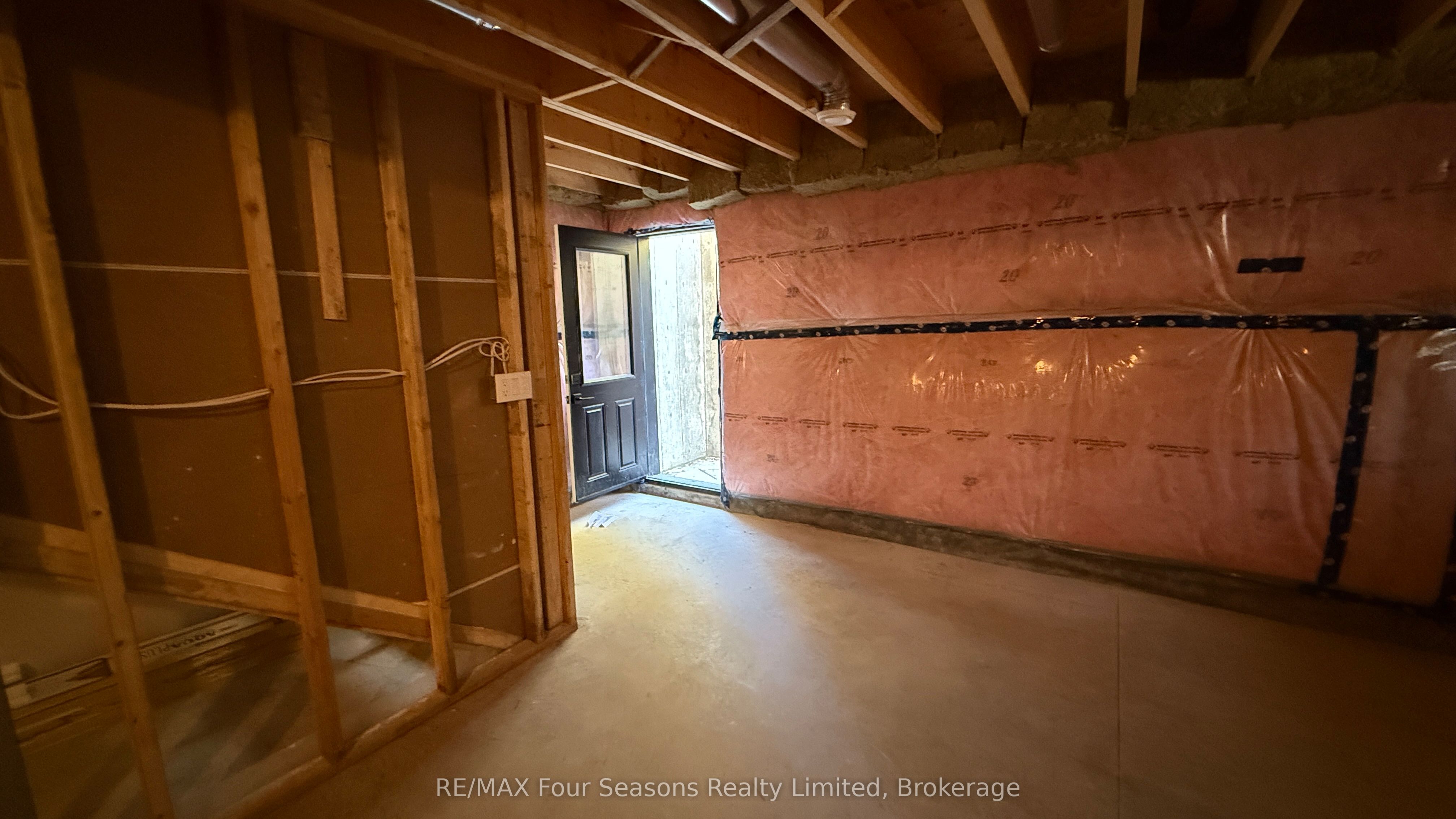 31 Trillium Crossing Property Photo 26
