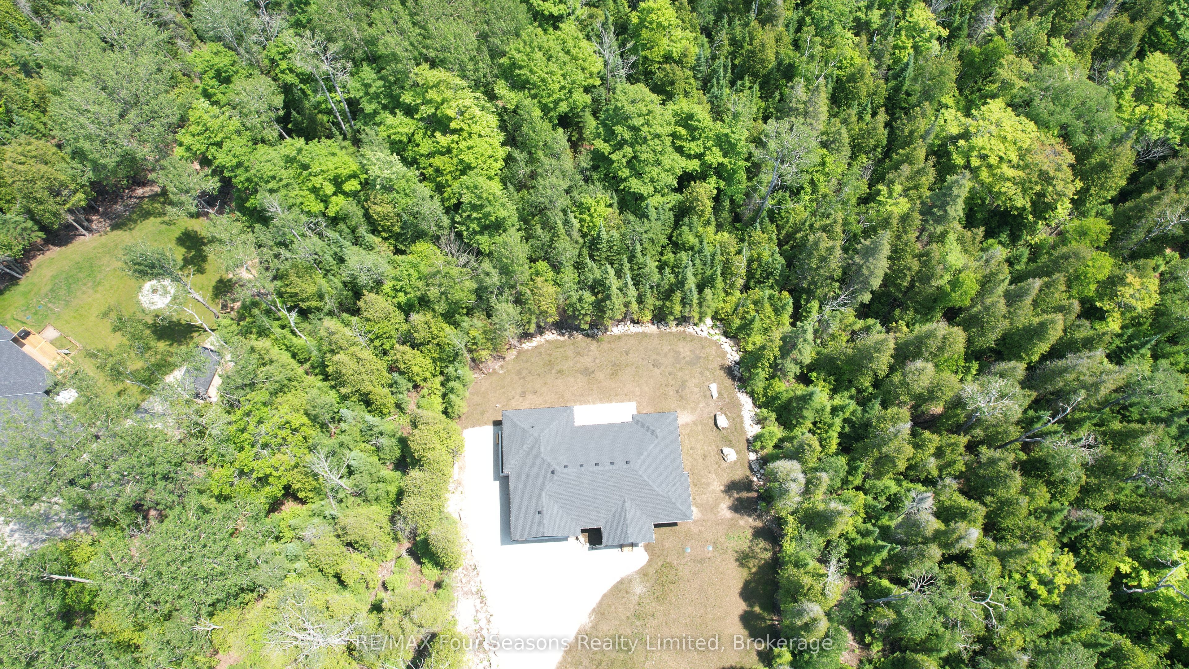31 Trillium Crossing Property Photo 32