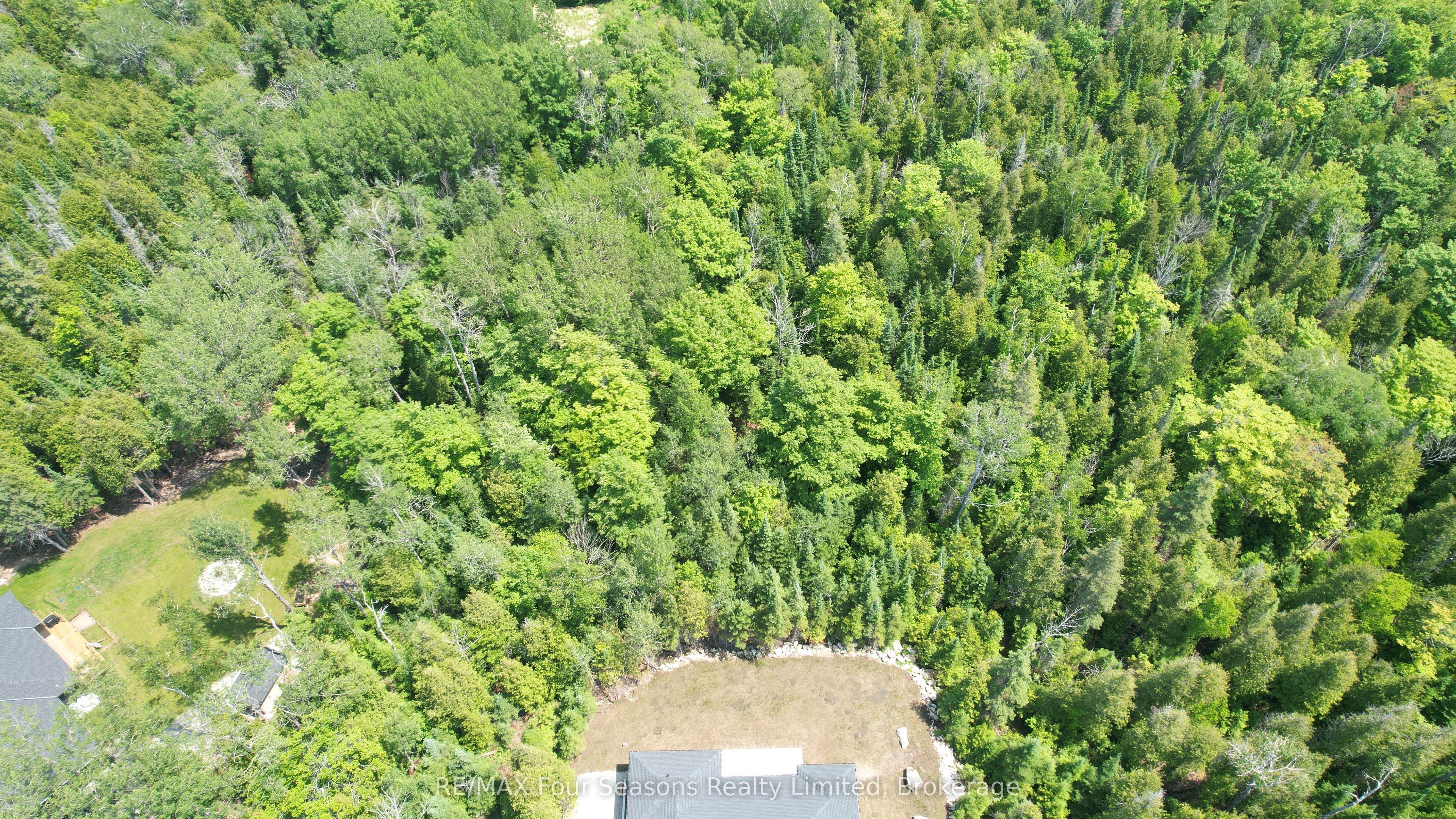 31 Trillium Crossing Property Photo 33