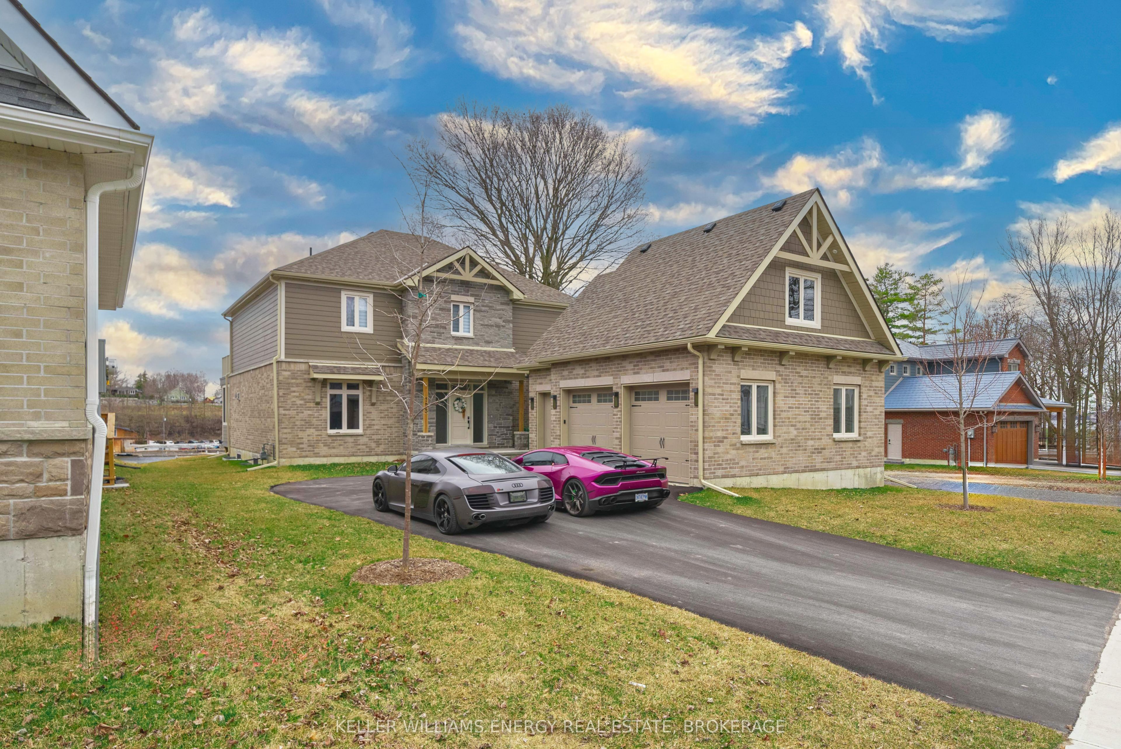 125 Villeneuve Drive Property Photo