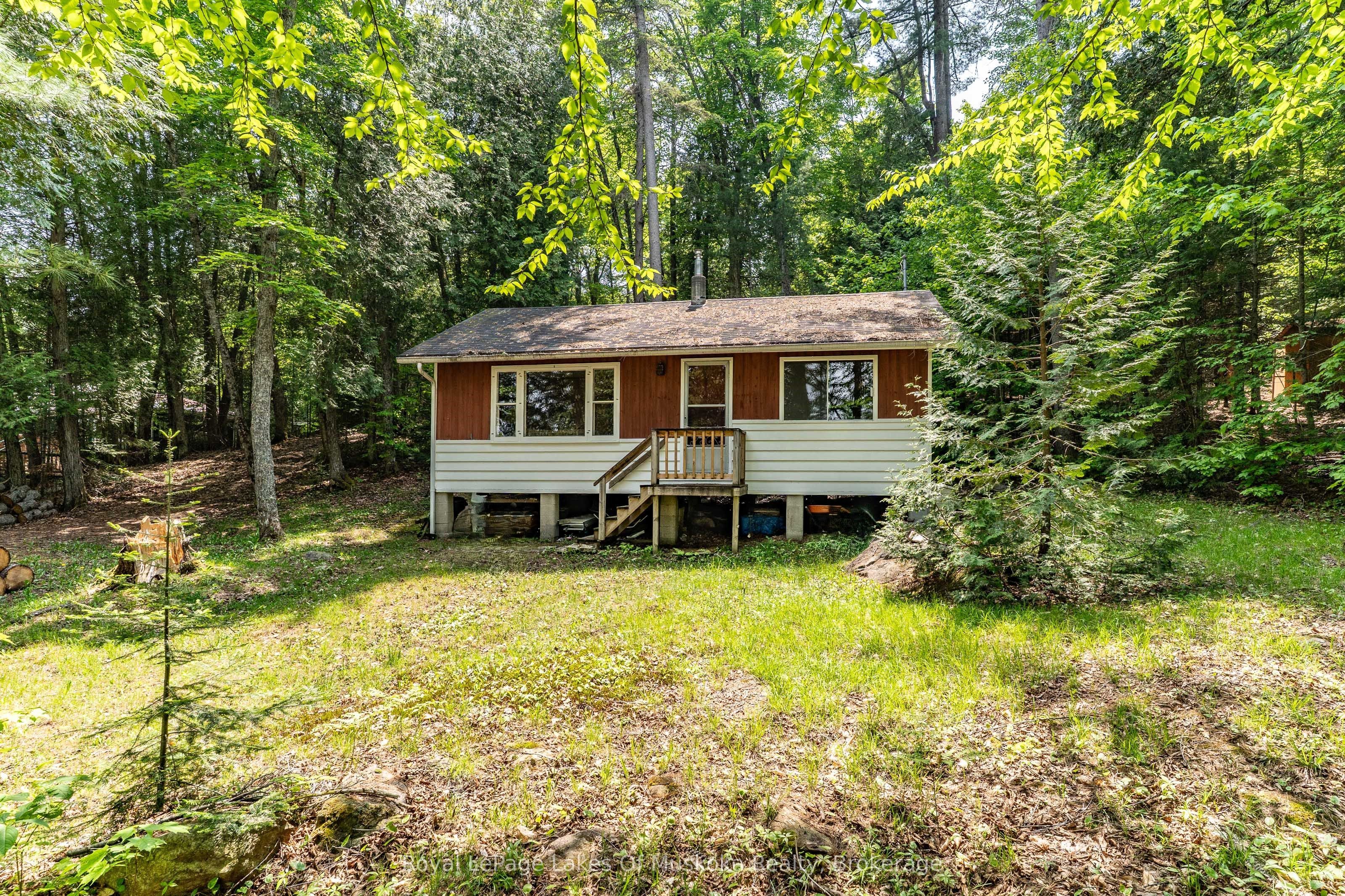 1042 Farmer Hays Drive Property Photo 1