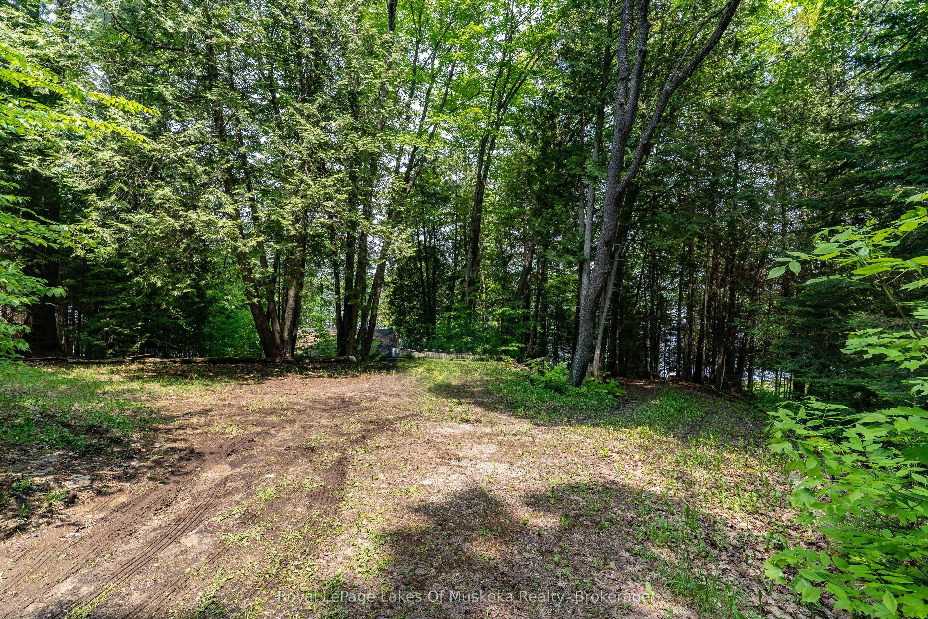 1042 Farmer Hays Drive Property Photo 2