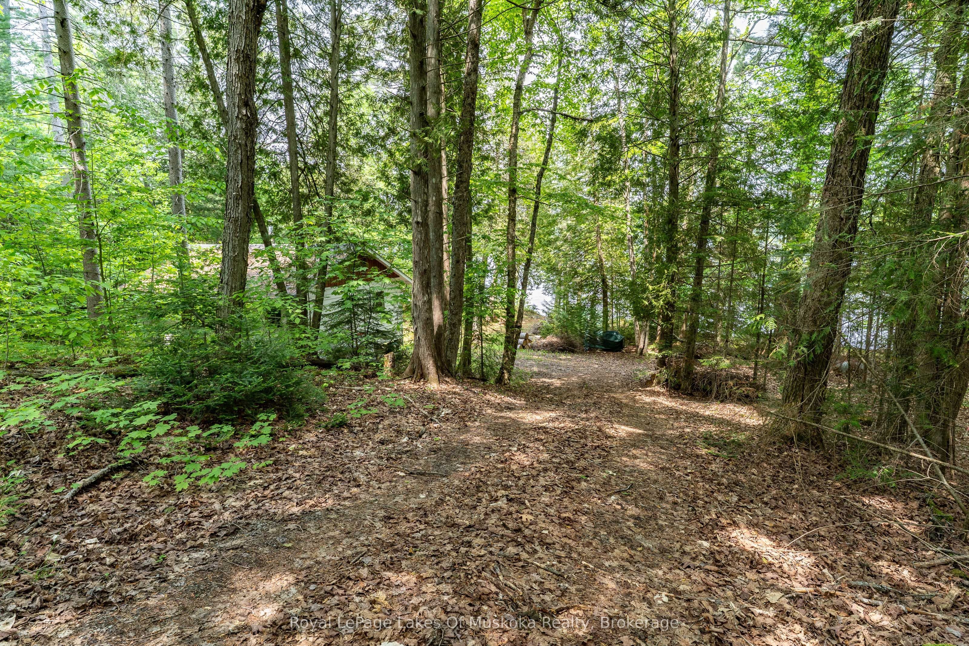 1042 Farmer Hays Drive Property Photo 3