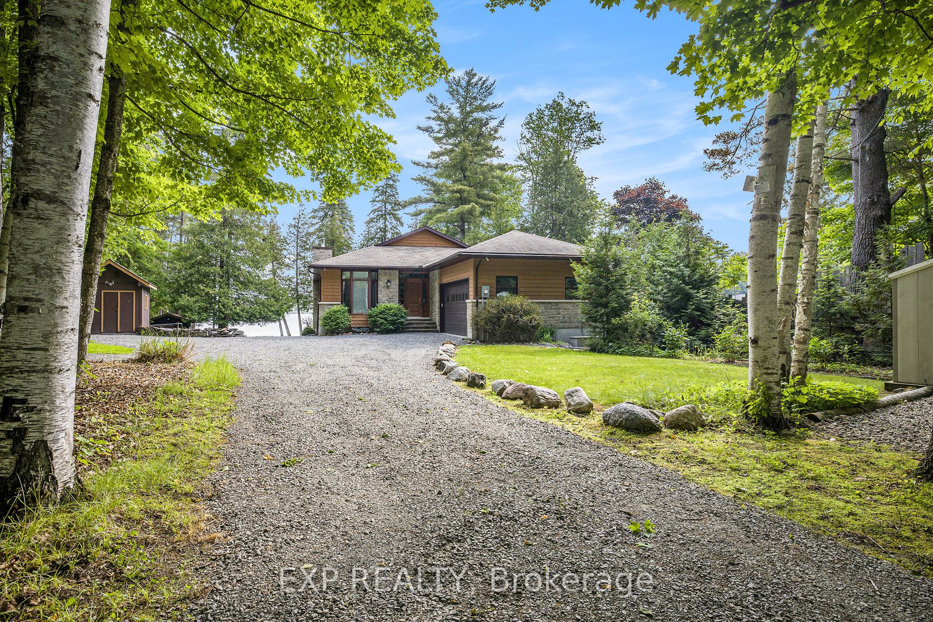 544 Lakeshore Road Property Photo 3