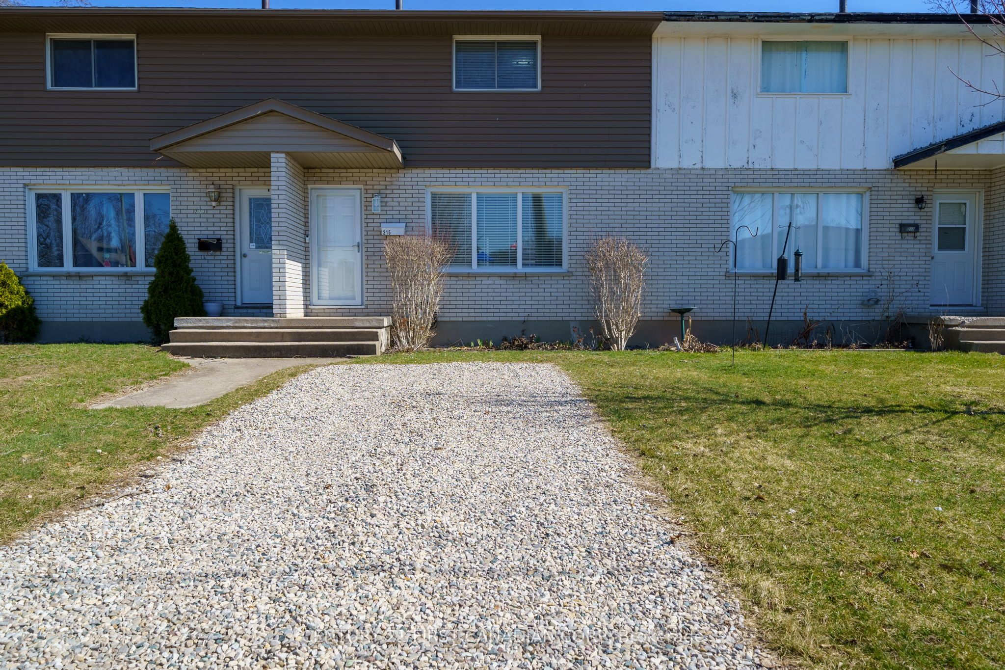 215 Beattie Street Property Photo 2