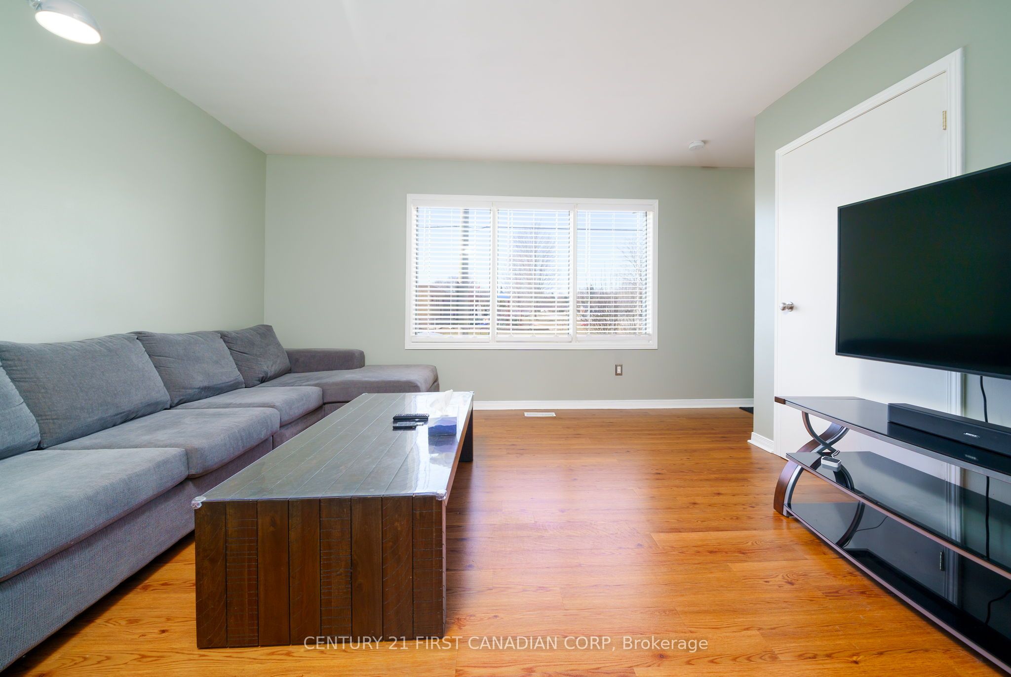 215 Beattie Street Property Photo 4