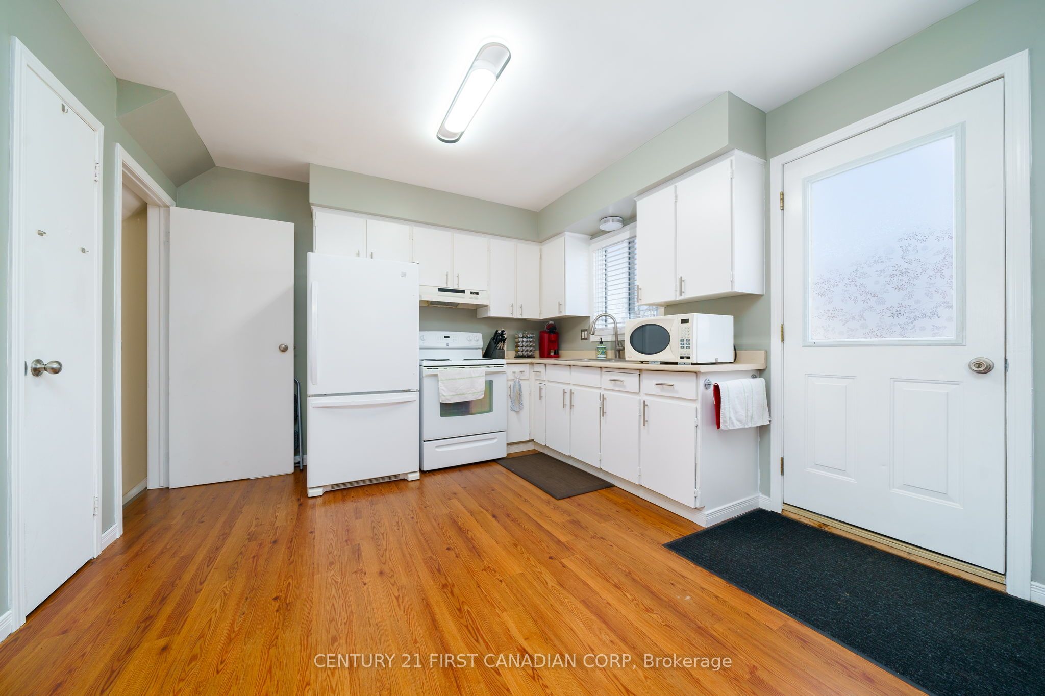 215 Beattie Street Property Photo 8