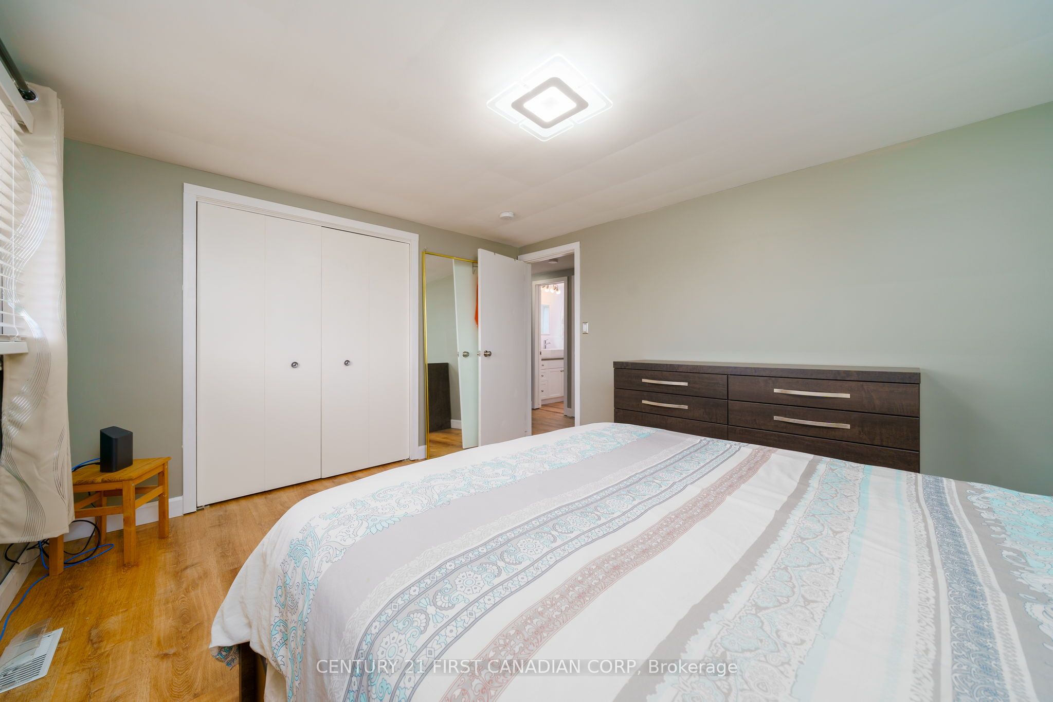 215 Beattie Street Property Photo 9