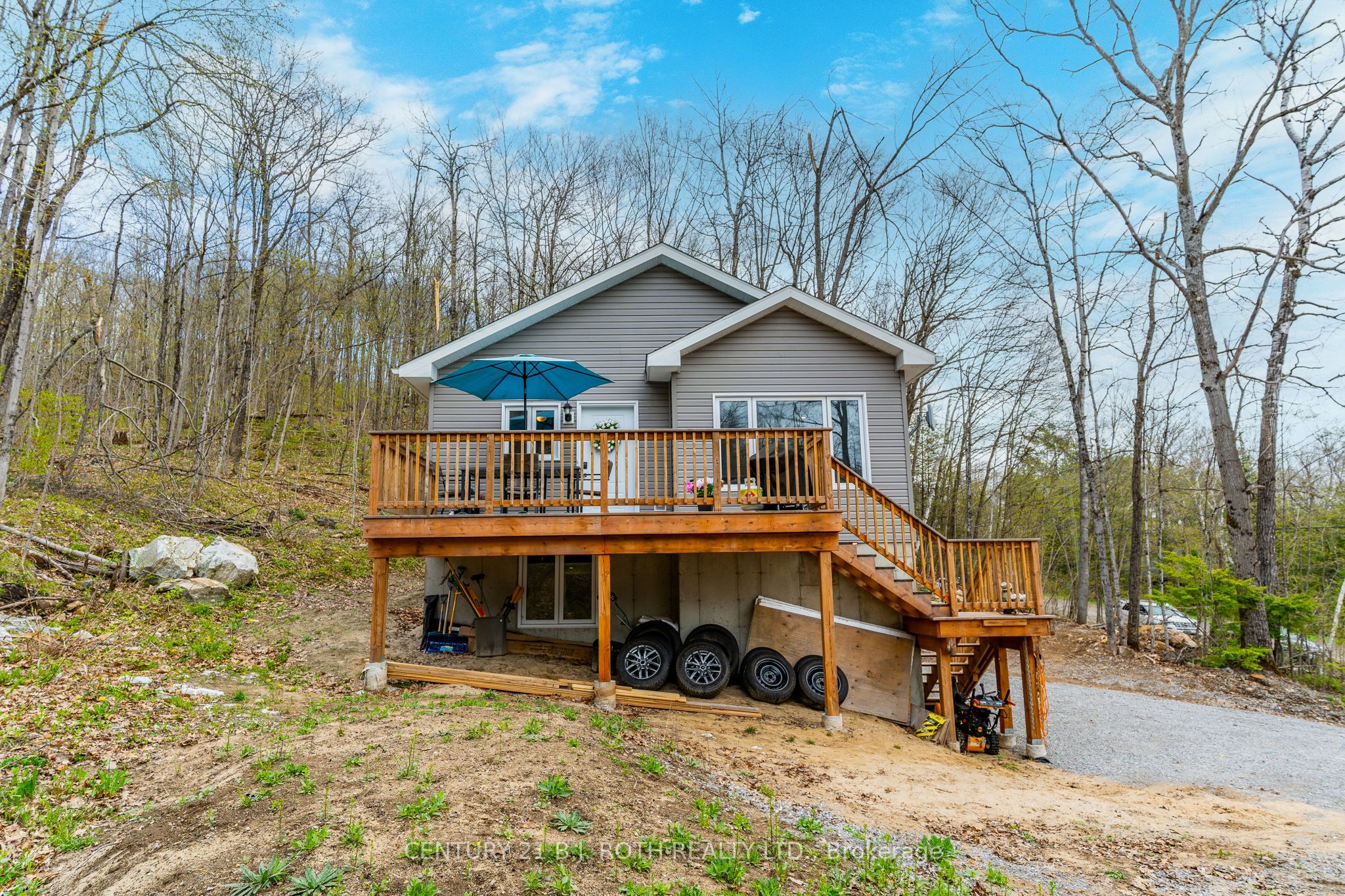 1065 Hendersons Rd Property Photo