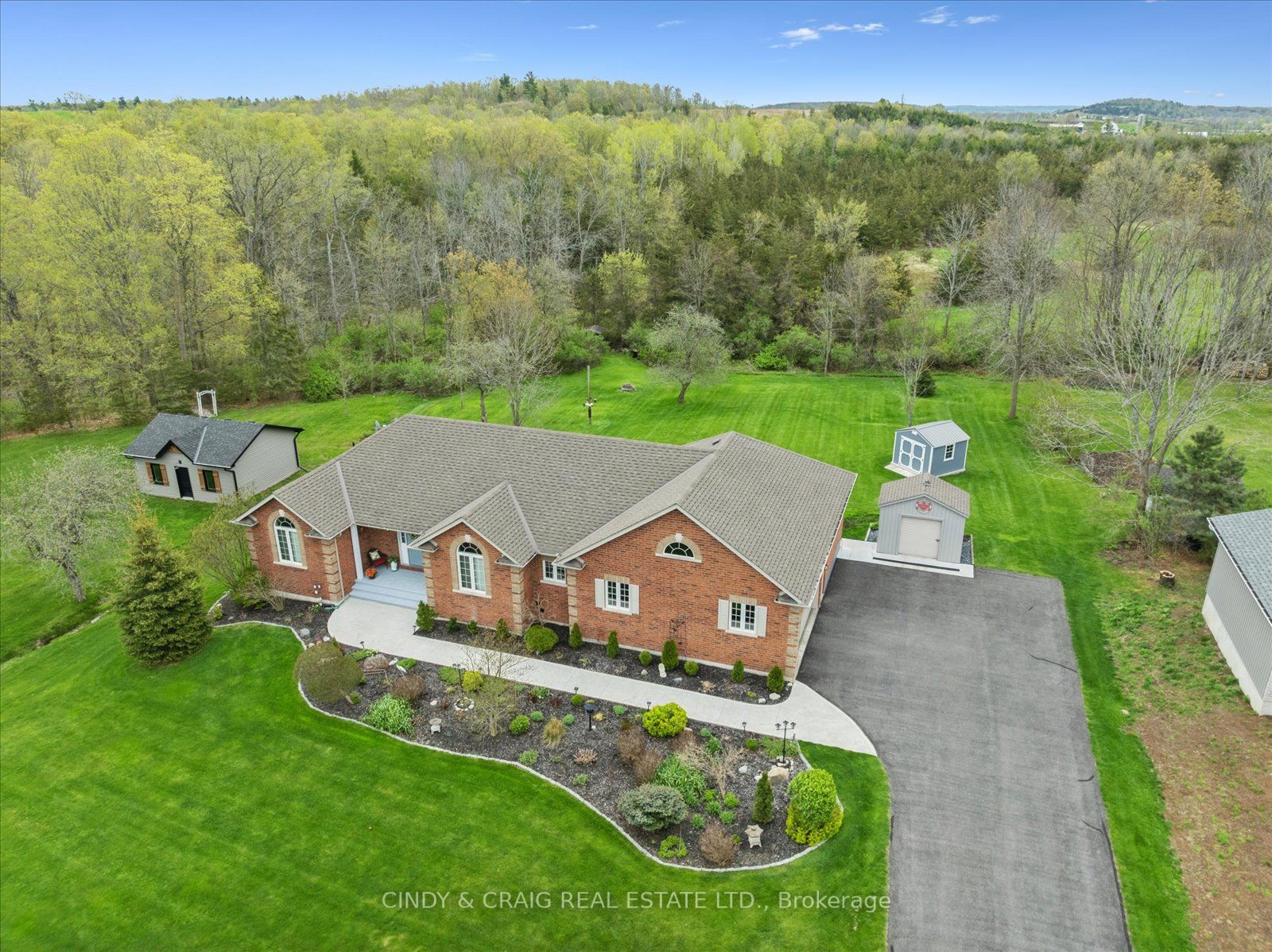 43 Applewood Drive Property Photo