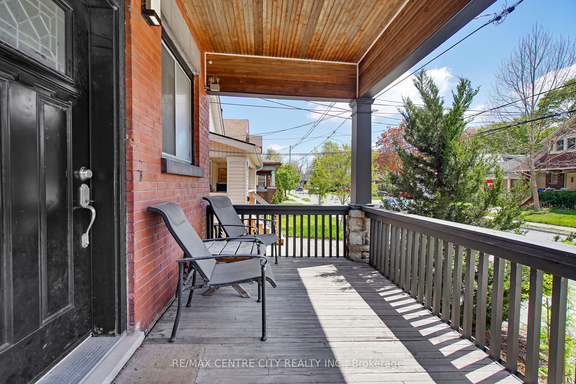 922 Queens Ave Property Photo 4