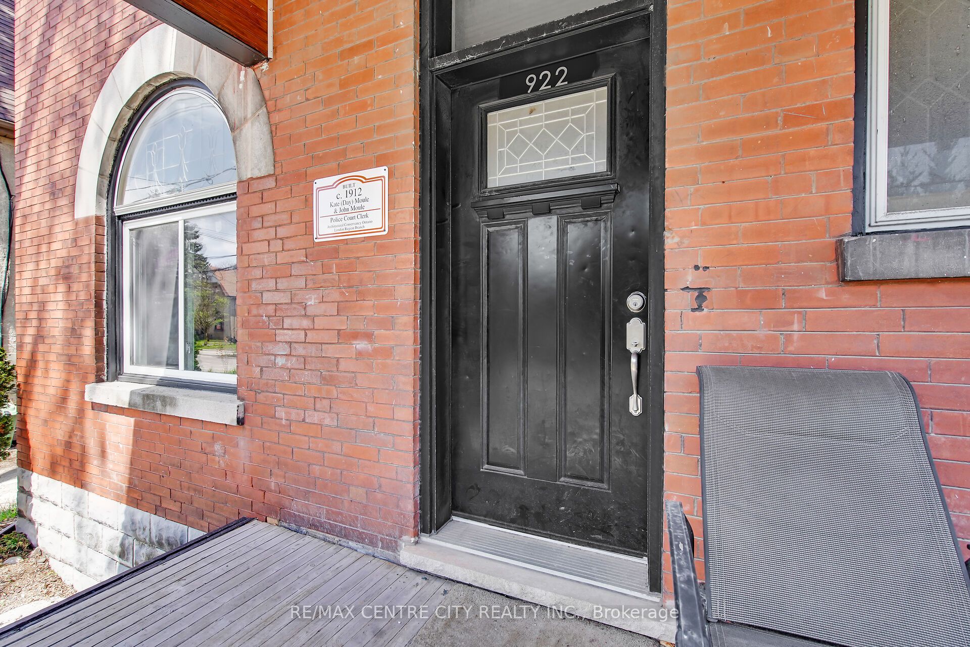 922 Queens Ave Property Photo 5