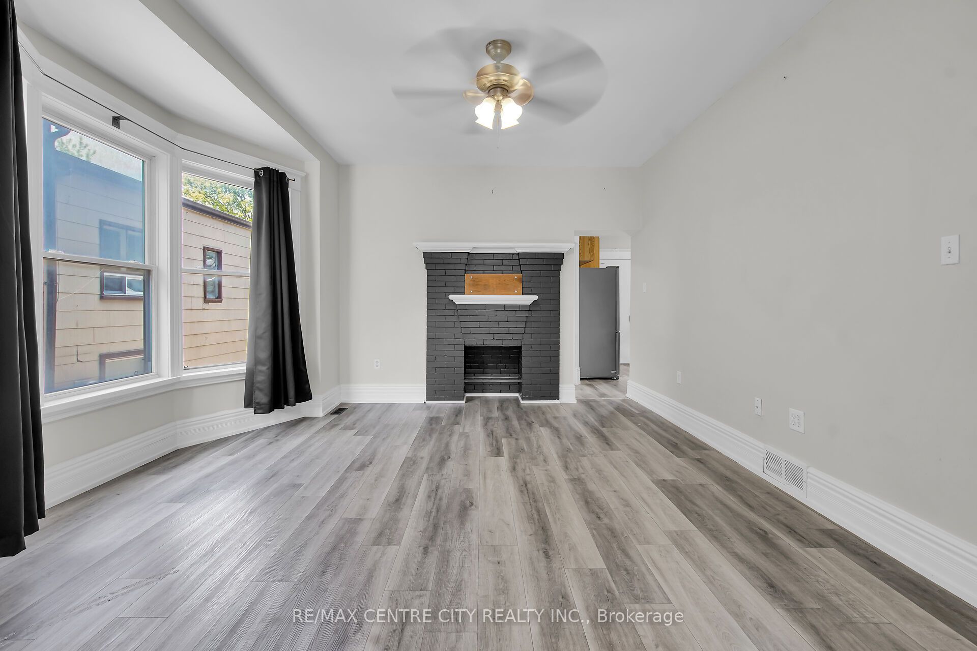 922 Queens Ave Property Photo 20