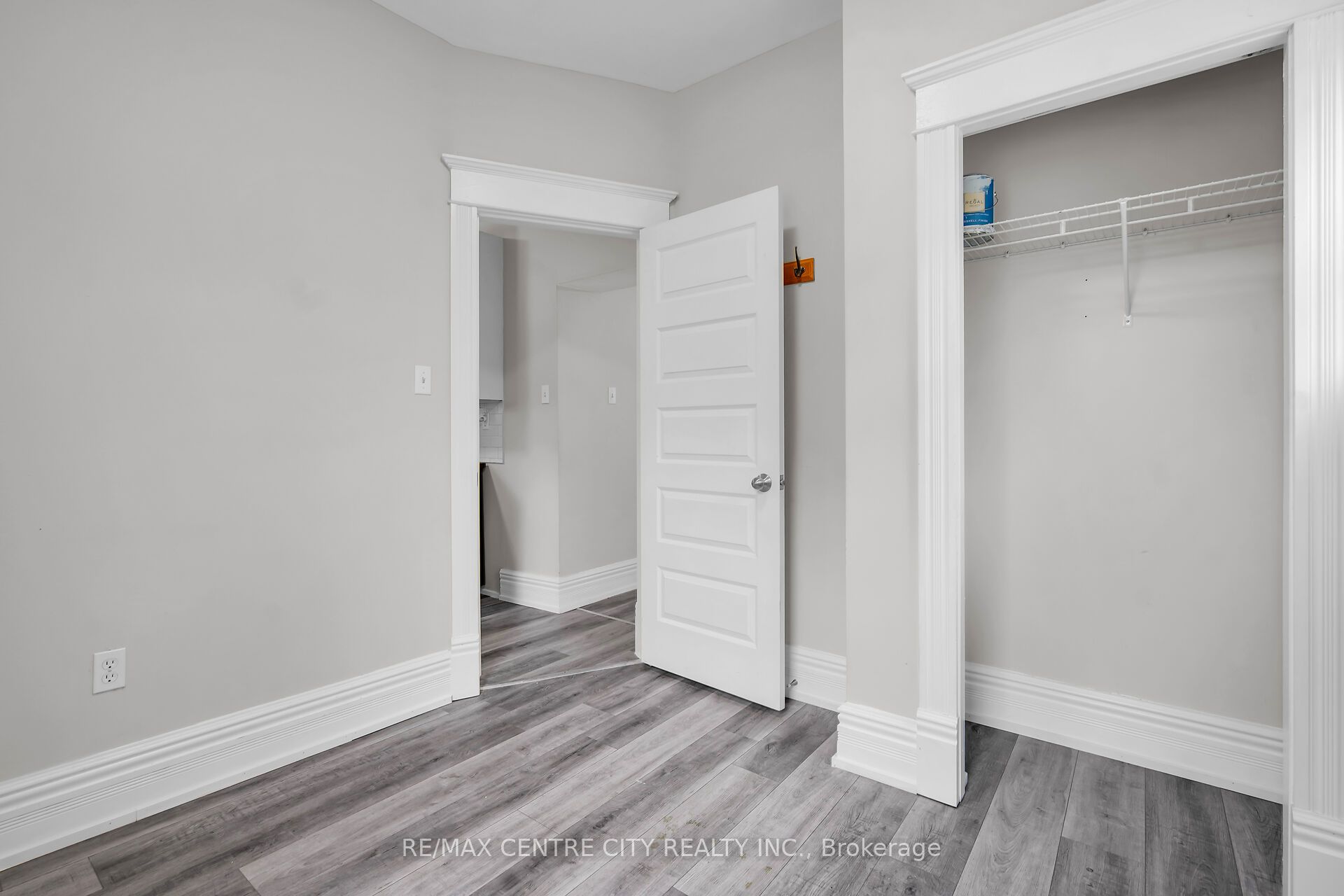 922 Queens Ave Property Photo 31