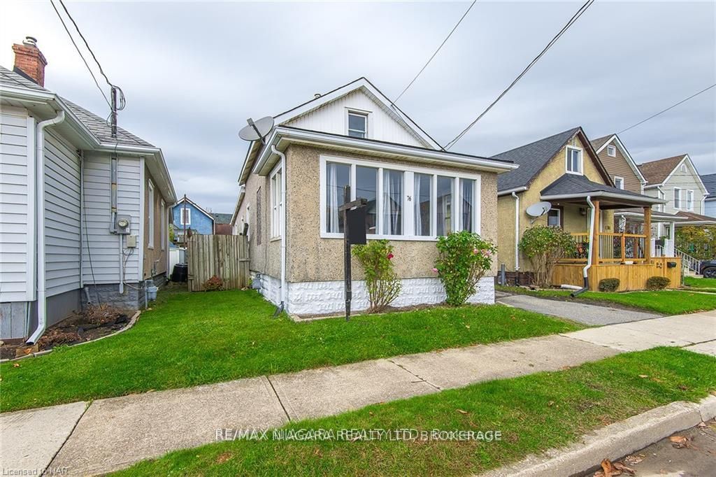 76 6th St Property Photo 3