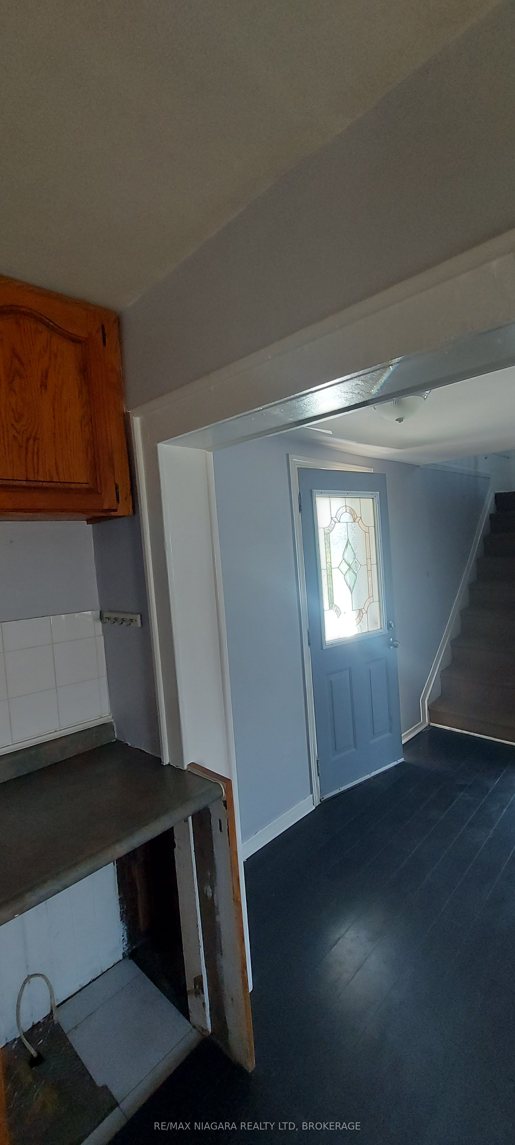76 6th St Property Photo 6