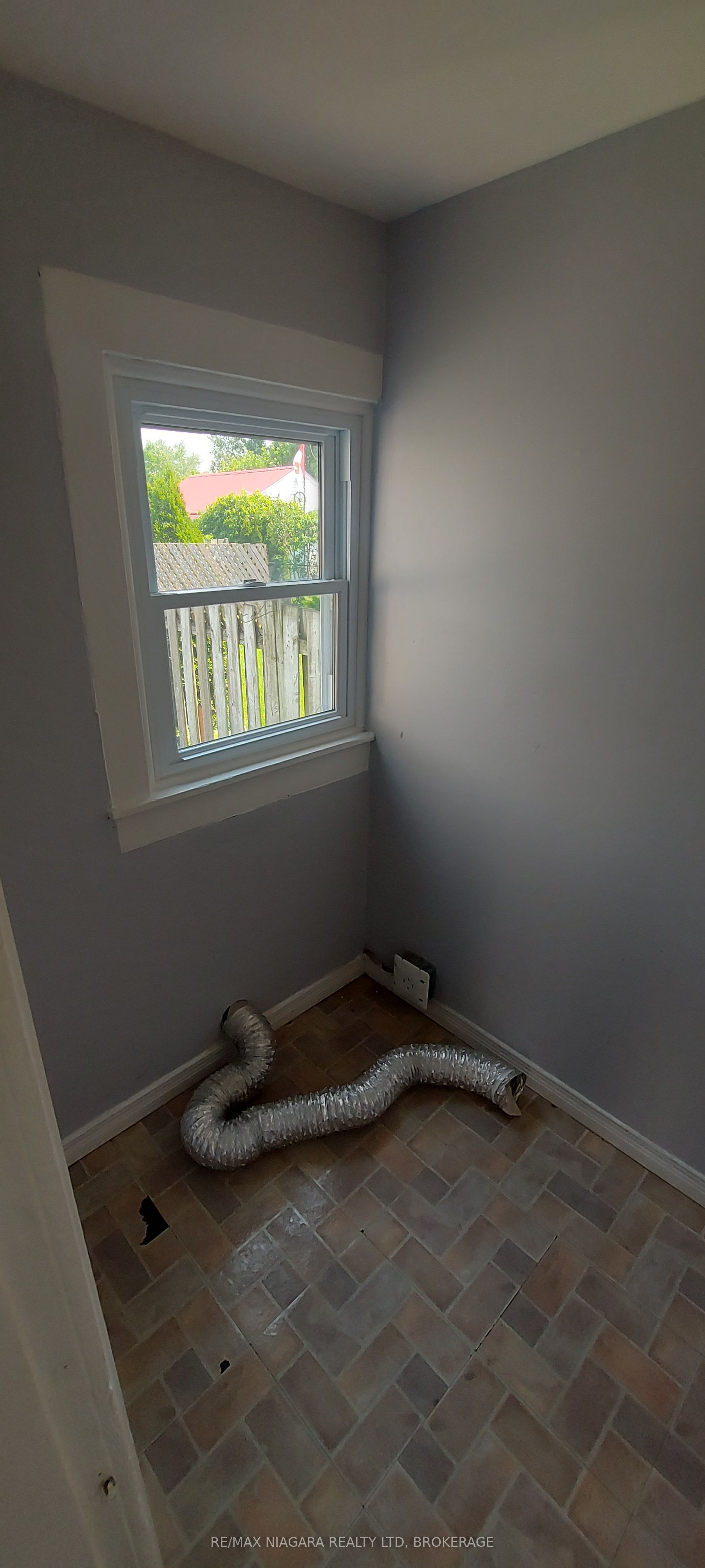 76 6th St Property Photo 21