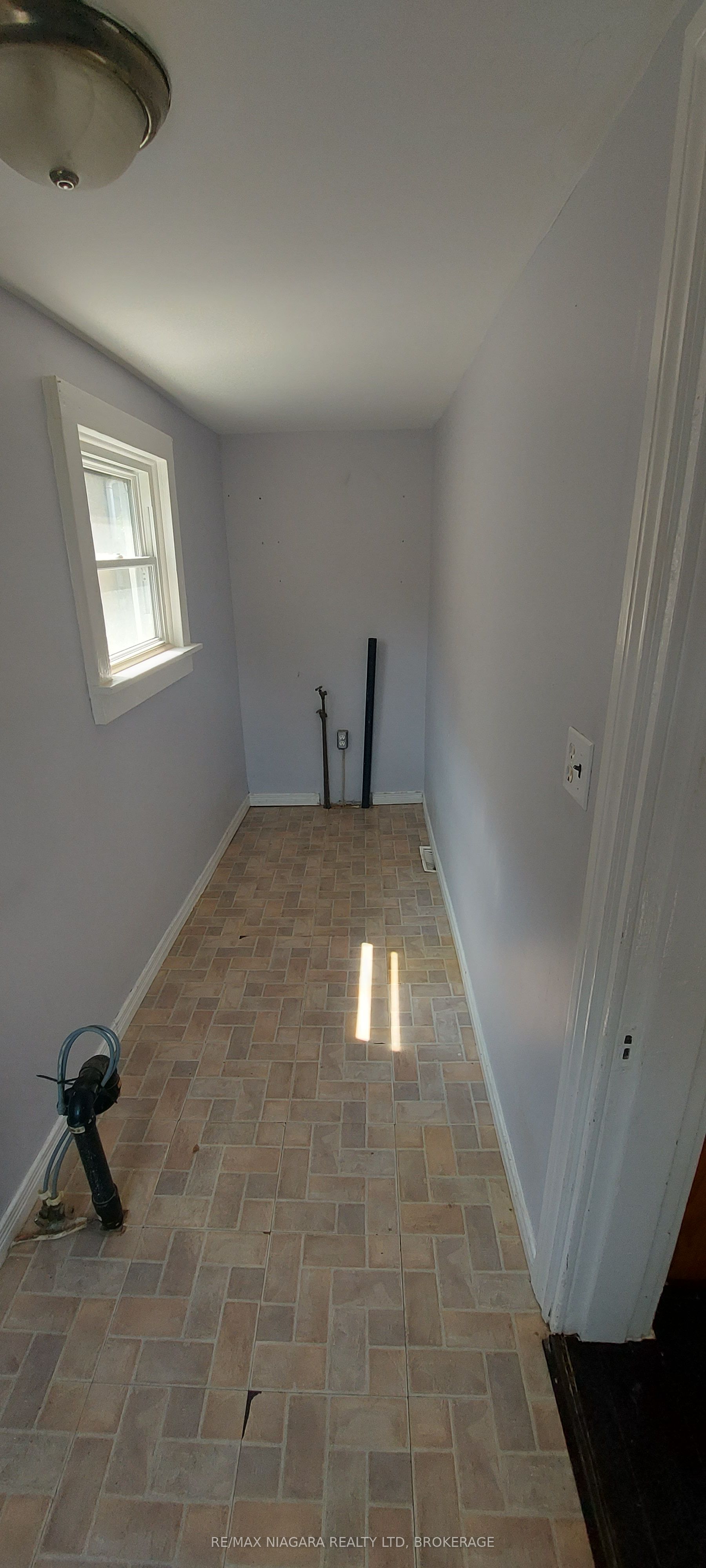 76 6th St Property Photo 22