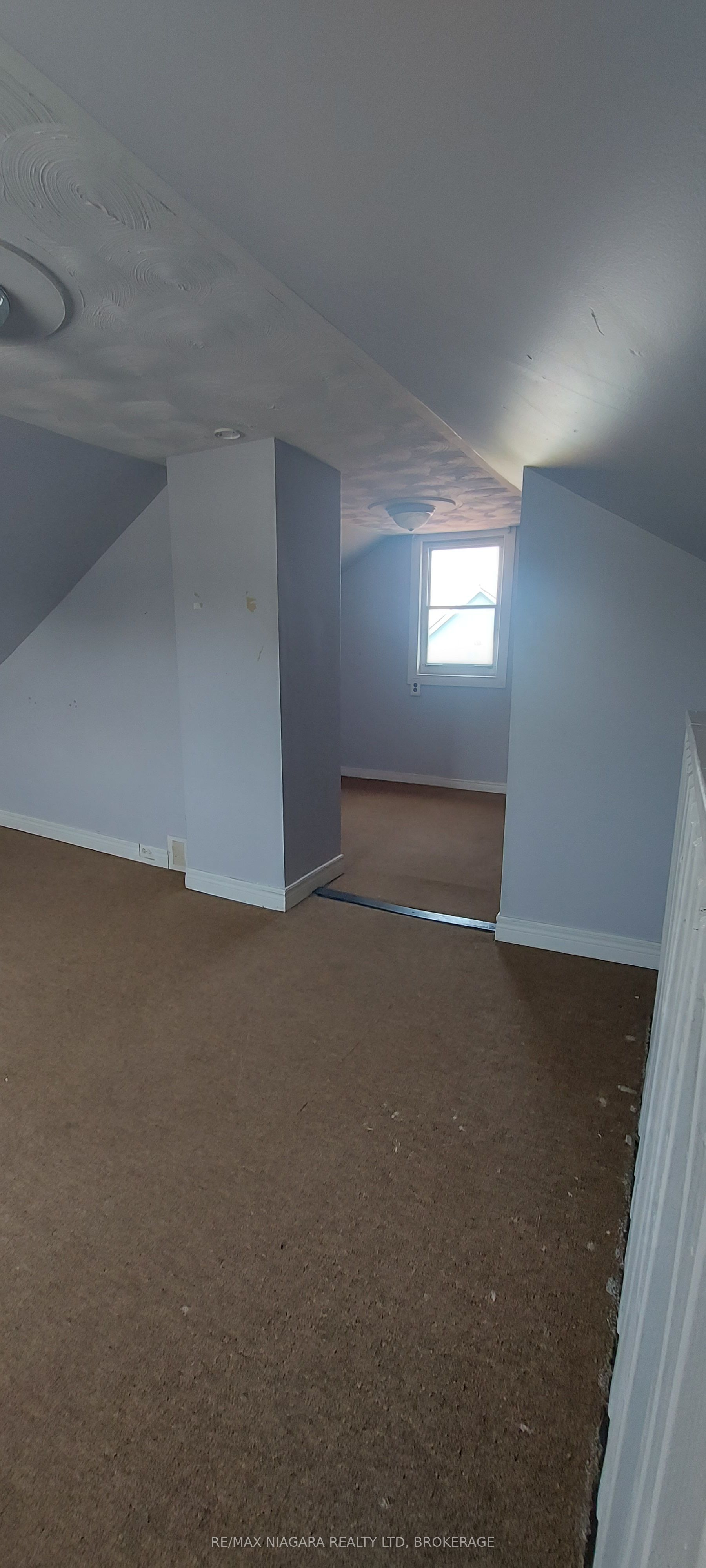 76 6th St Property Photo 27