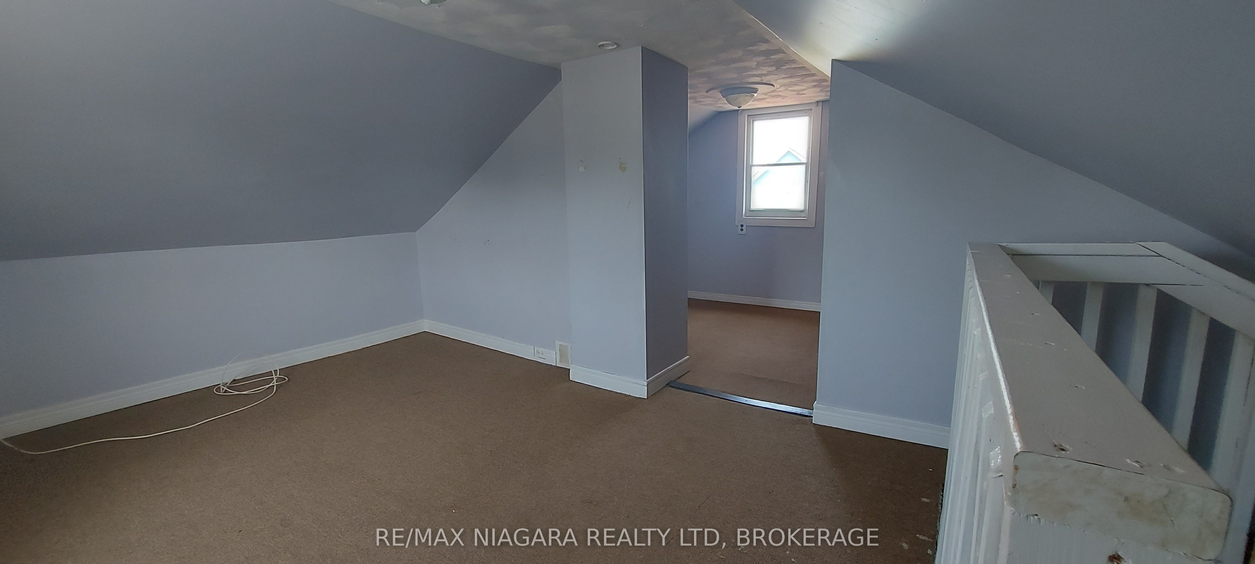 76 6th St Property Photo 28