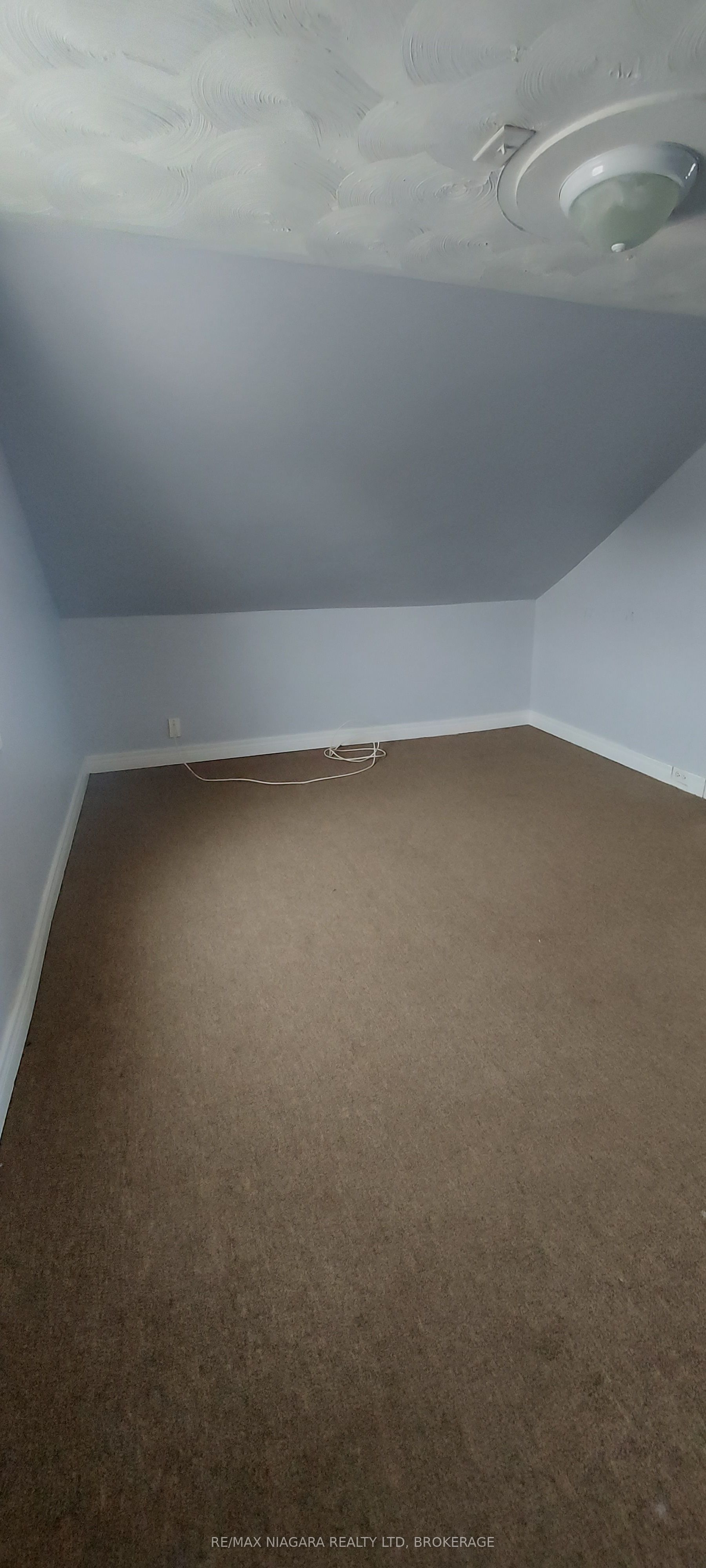 76 6th St Property Photo 29