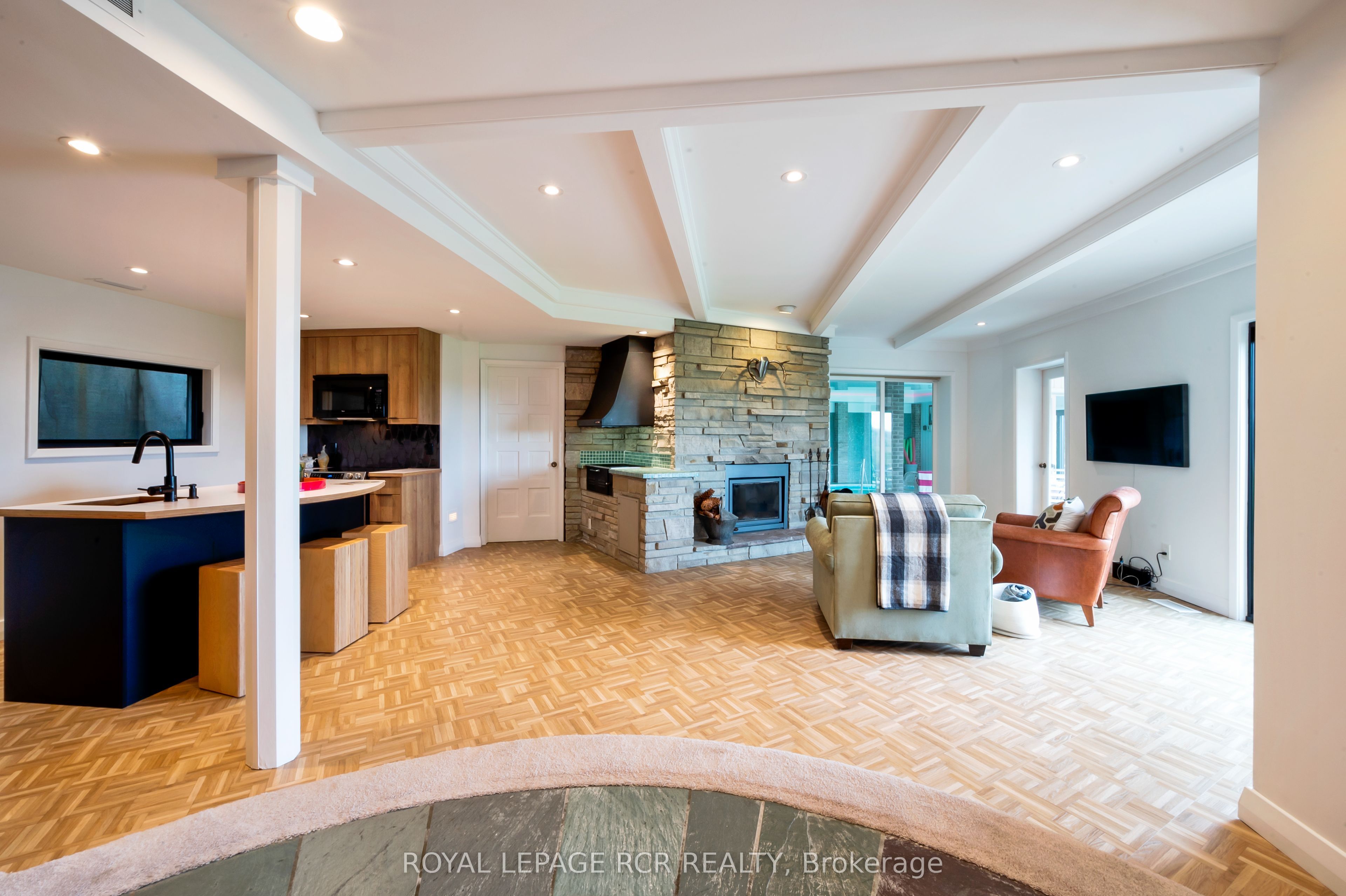 6398 Second Line Property Photo 32