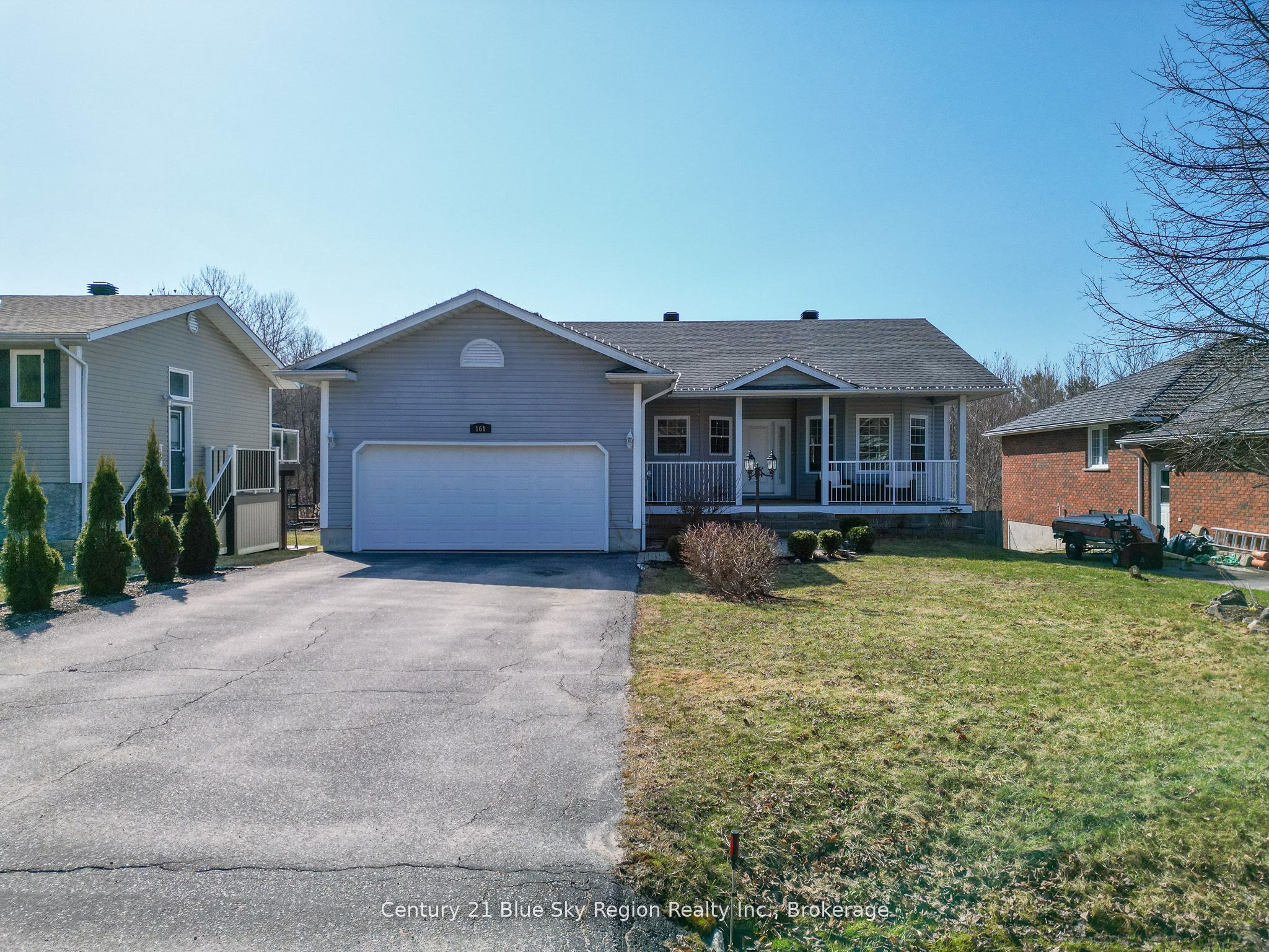 161 Golf Course Rd Property Photo
